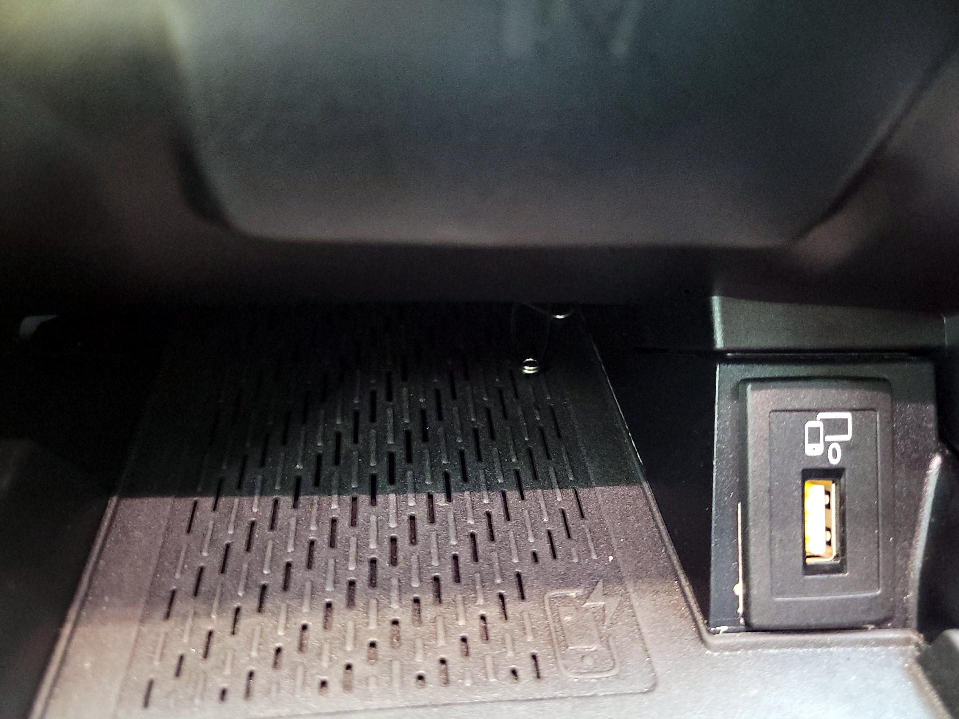 Thumbnail: 2020 Mercedes-Benz C-Class - 16