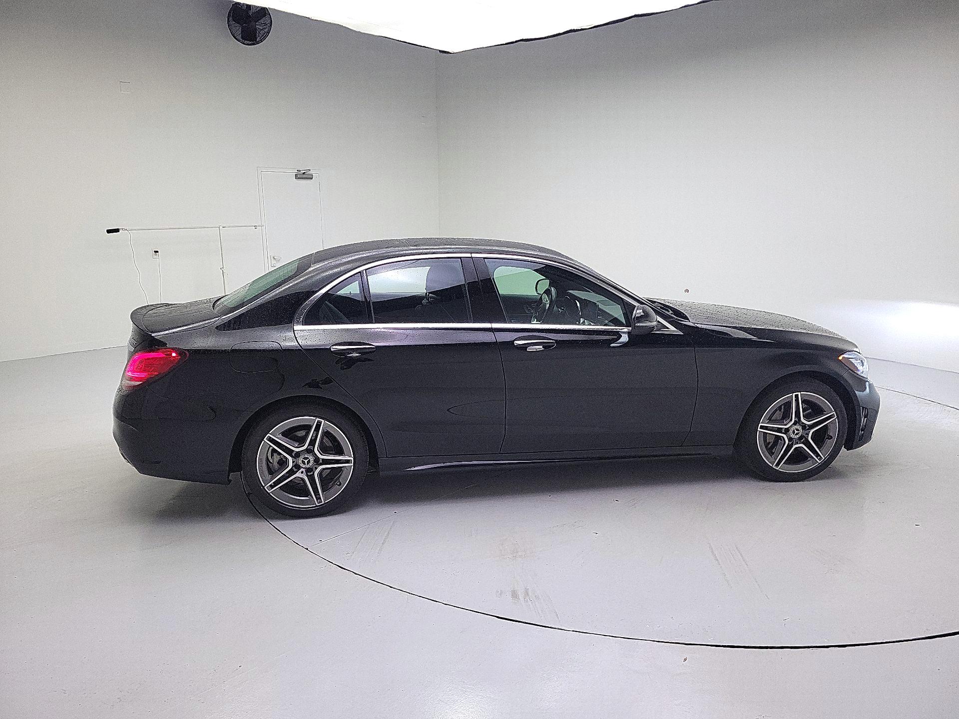 Thumbnail: 2020 Mercedes-Benz C-Class - 4