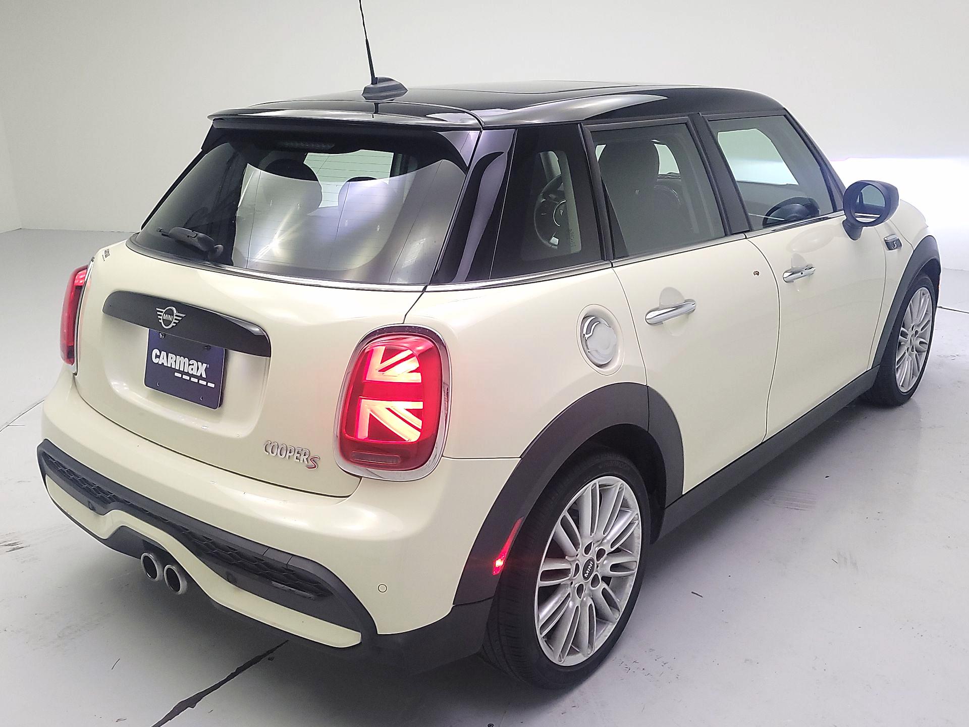 Thumbnail: 2023 MINI Cooper Hardtop - 5