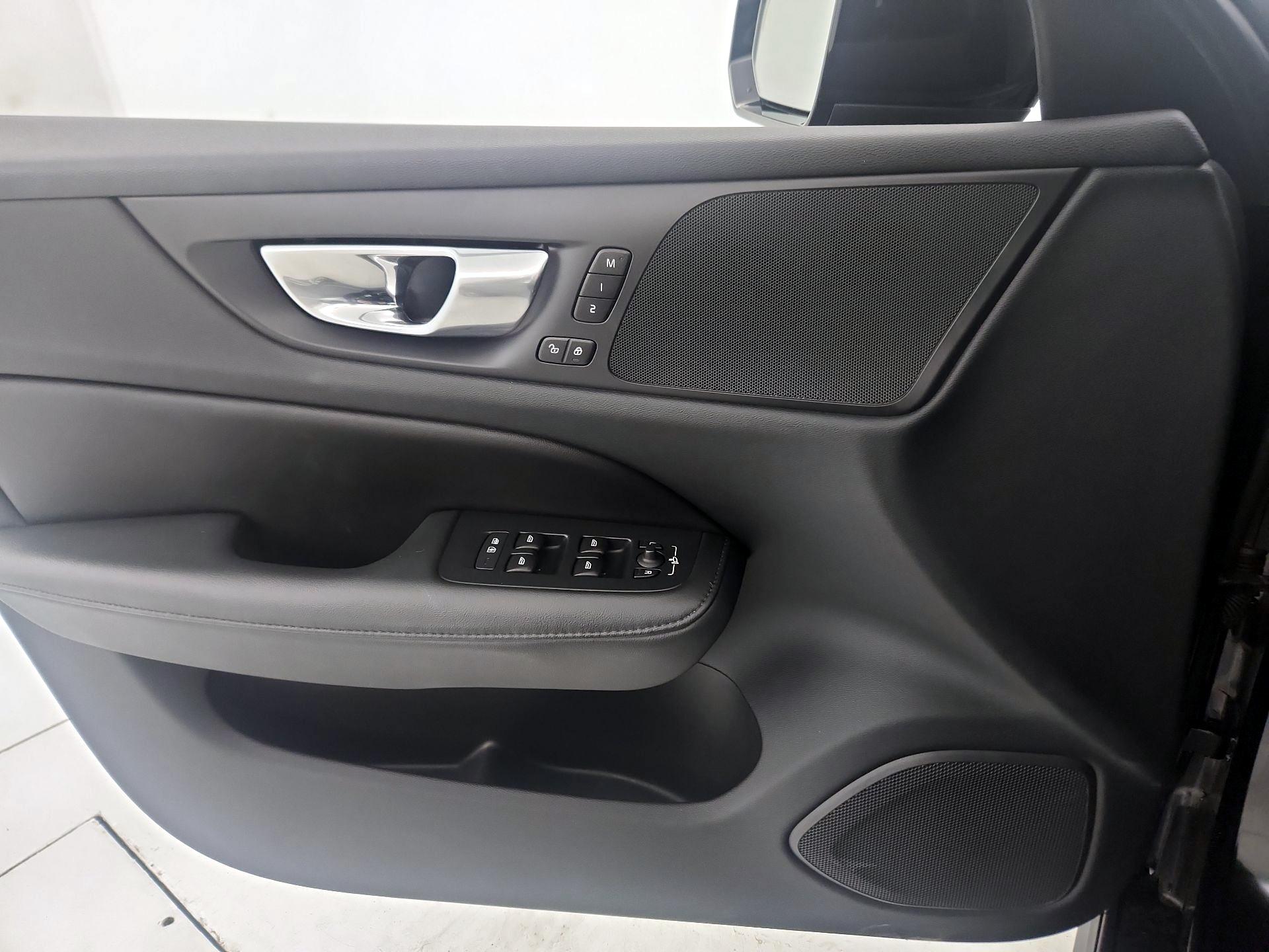 Thumbnail: 2023 Volvo S60 - 12