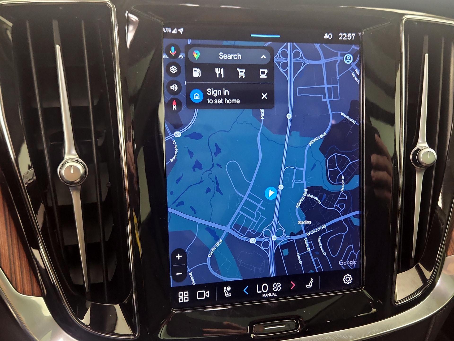 Thumbnail: 2023 Volvo S60 - 14