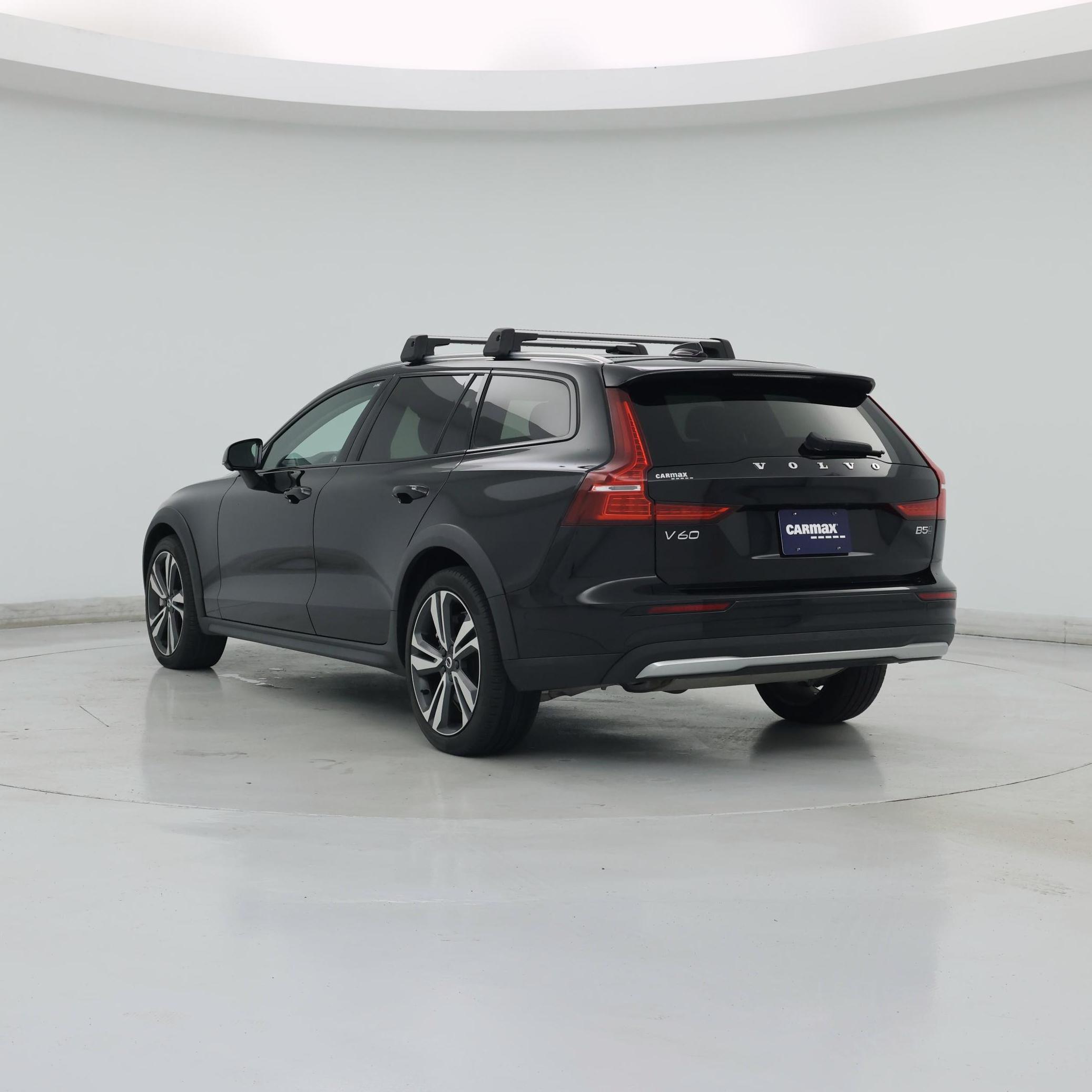 Thumbnail: 2023 Volvo S60 - 2