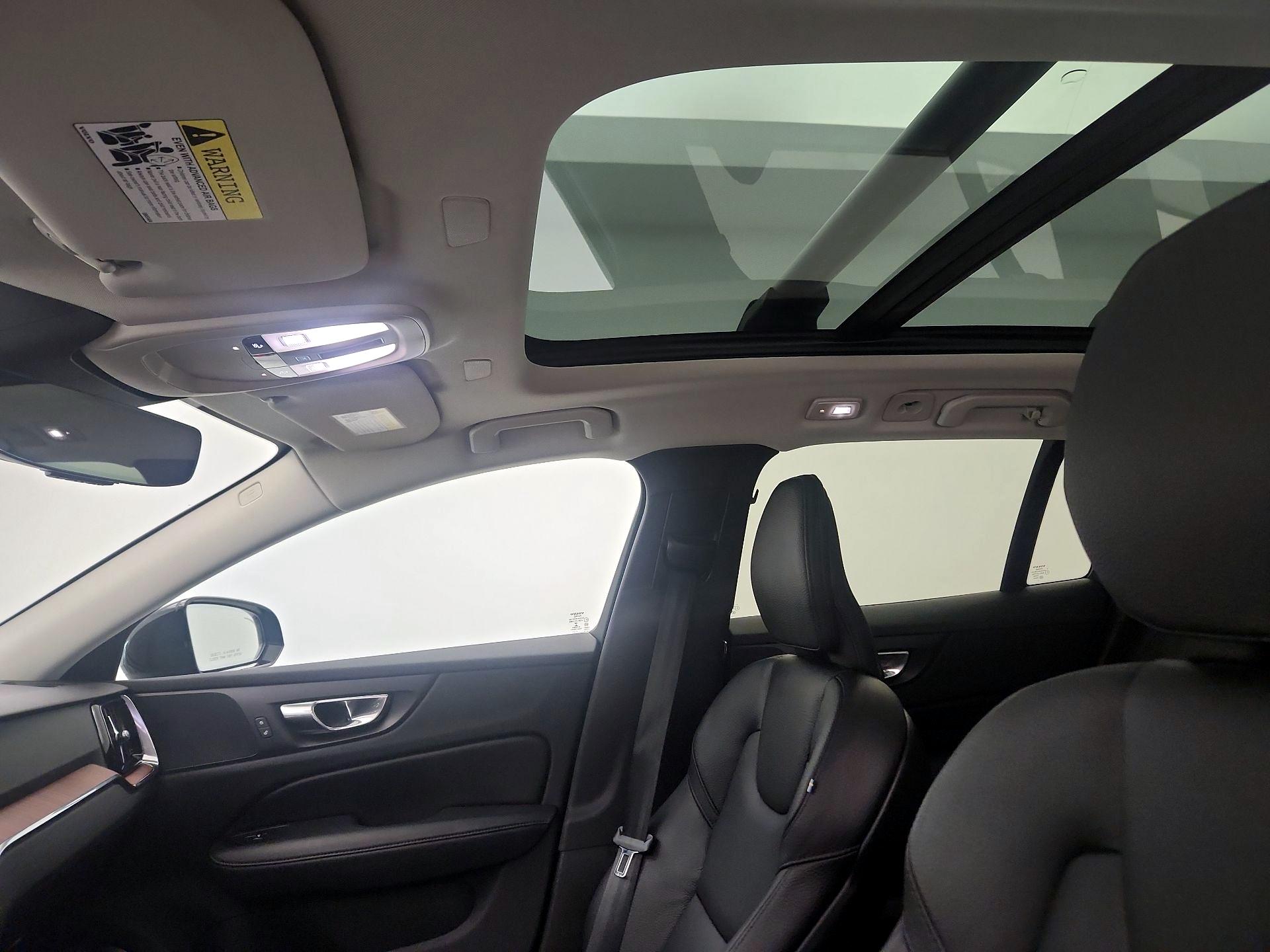 Thumbnail: 2023 Volvo S60 - 20