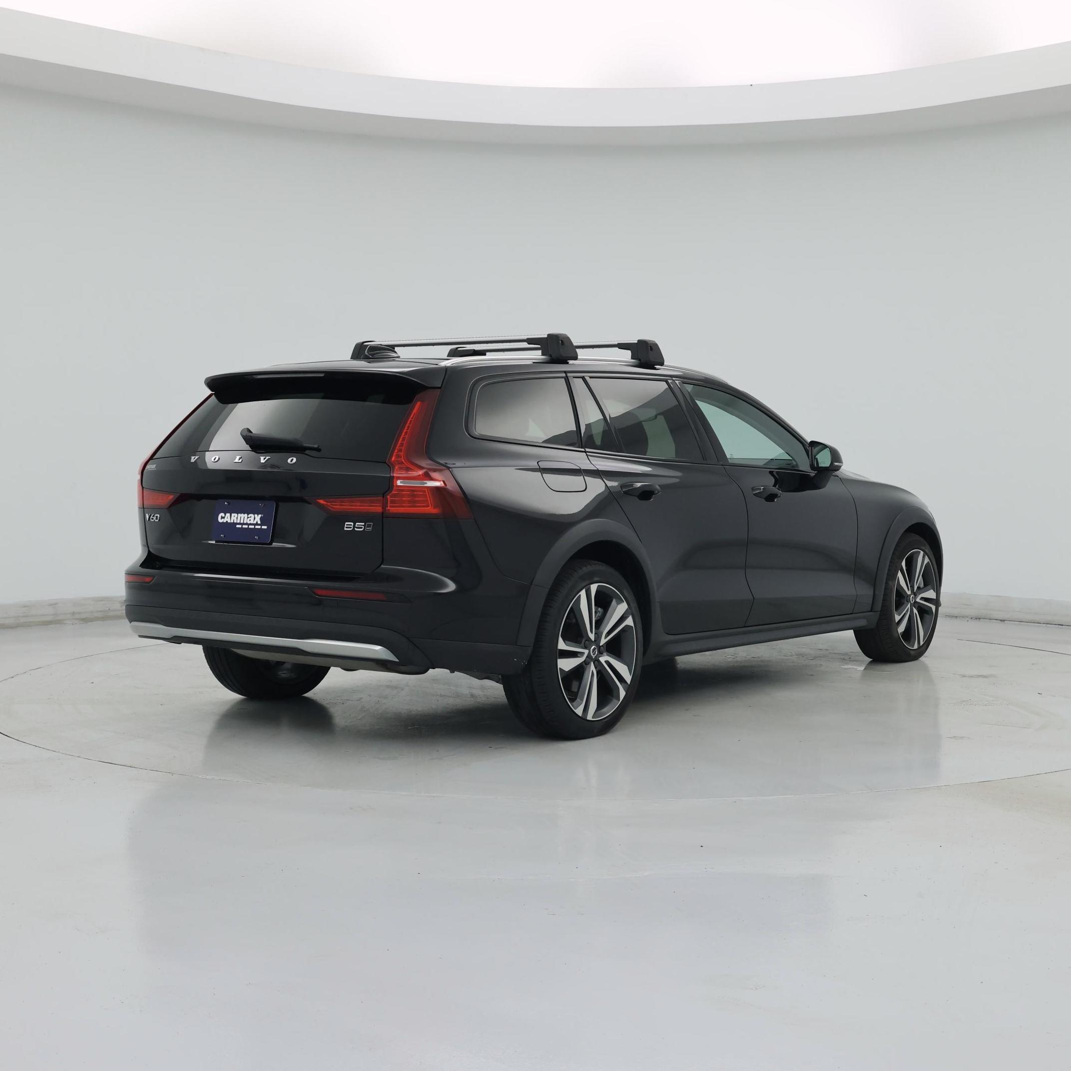 Thumbnail: 2023 Volvo S60 - 8