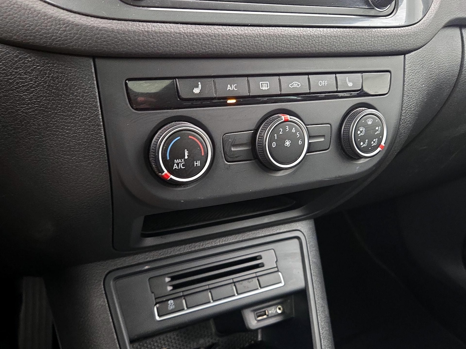 2017 Volkswagen Tiguan Wolfsburg Edition - Photo 17