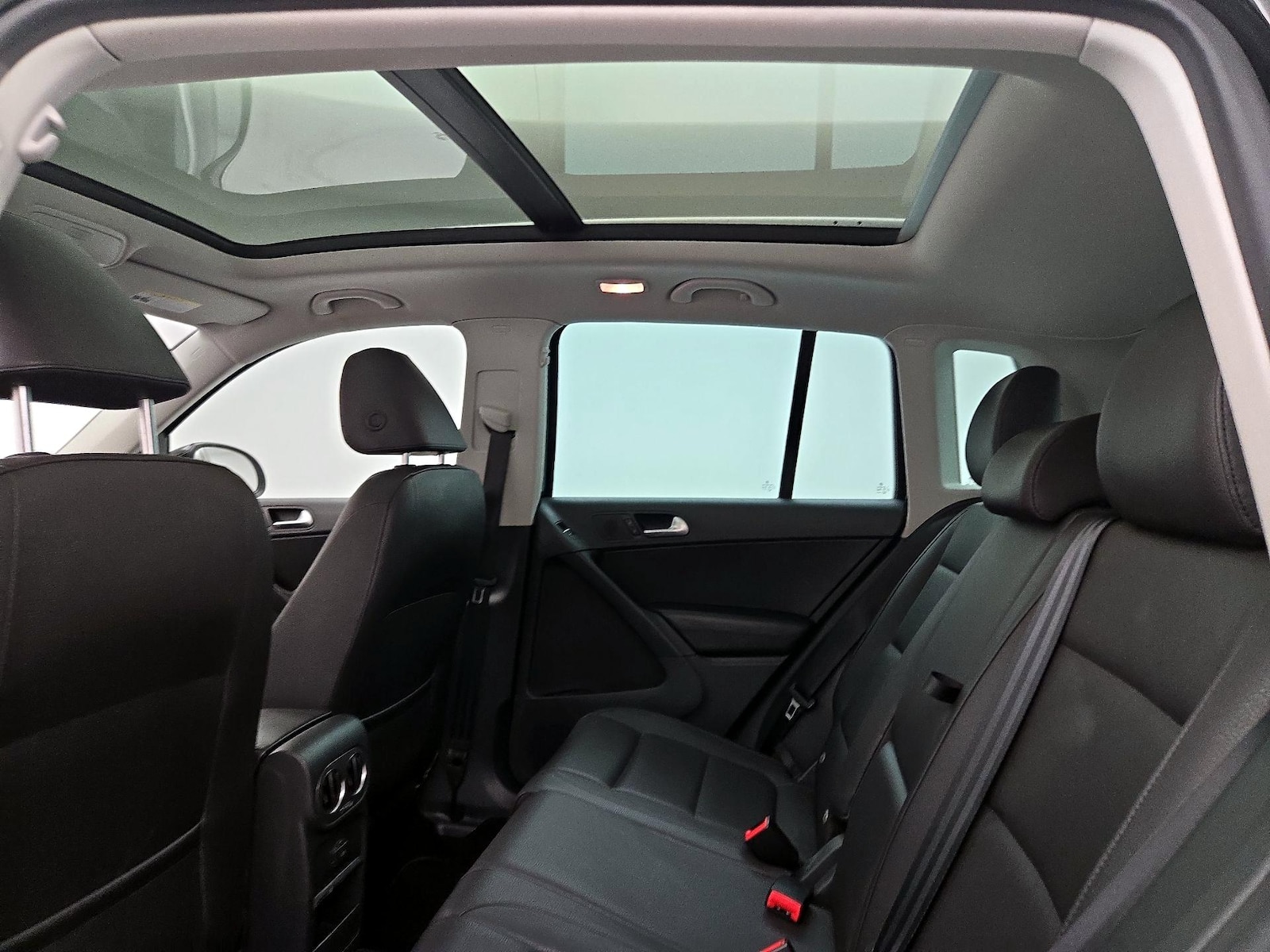 2017 Volkswagen Tiguan Wolfsburg Edition - Photo 25