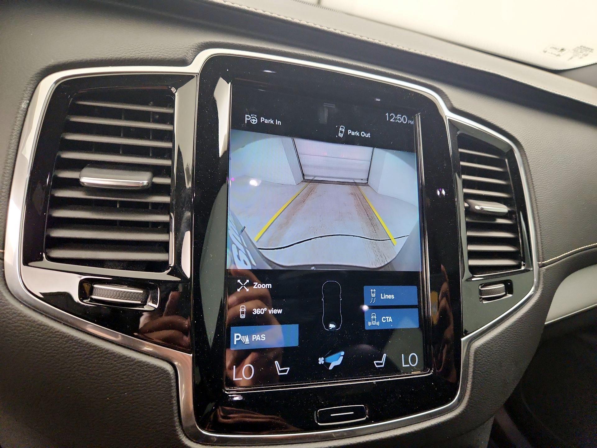 Thumbnail: 2022 Volvo XC90 - 14