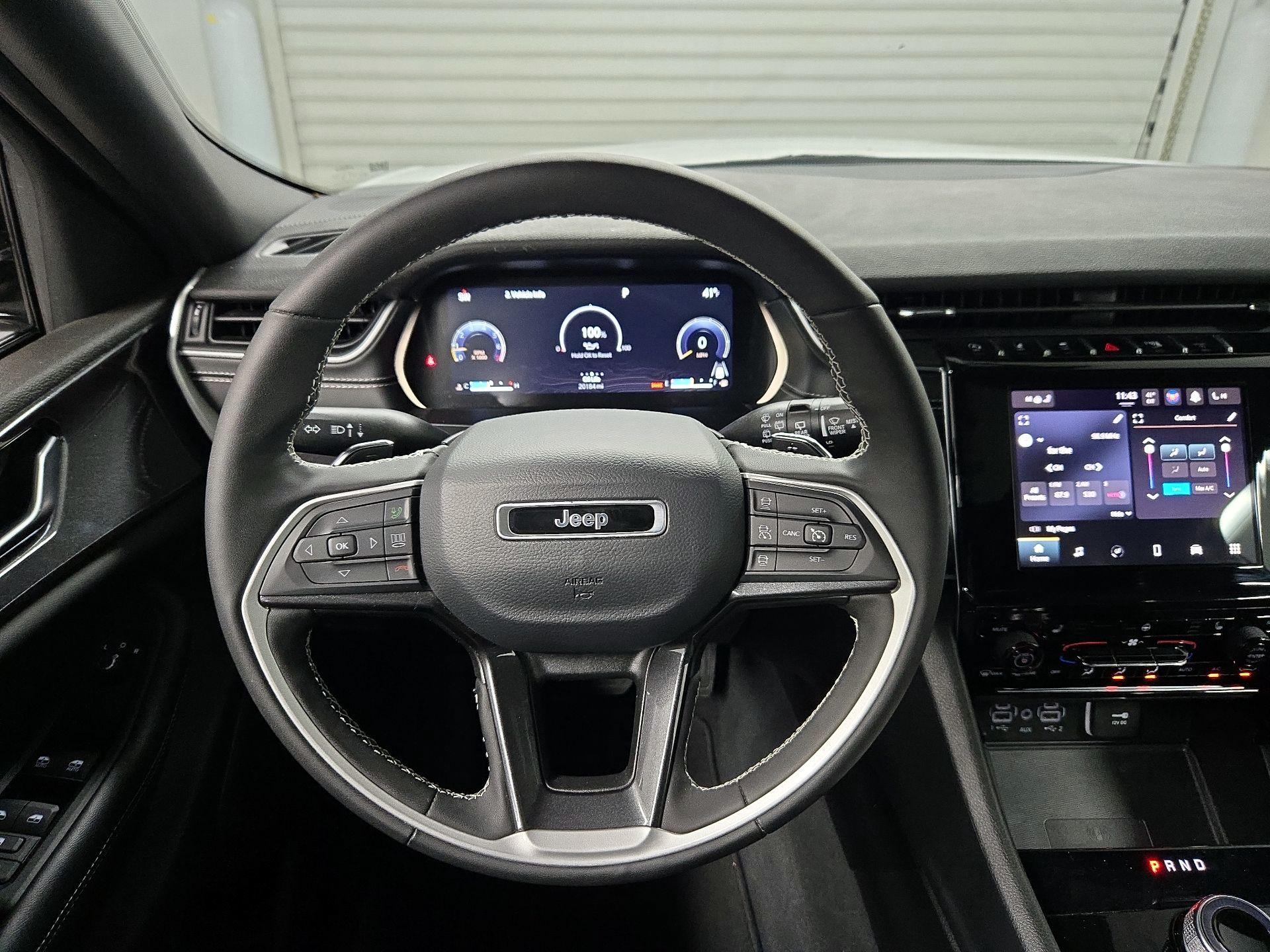 Thumbnail: 2023 Jeep Grand Cherokee - 10