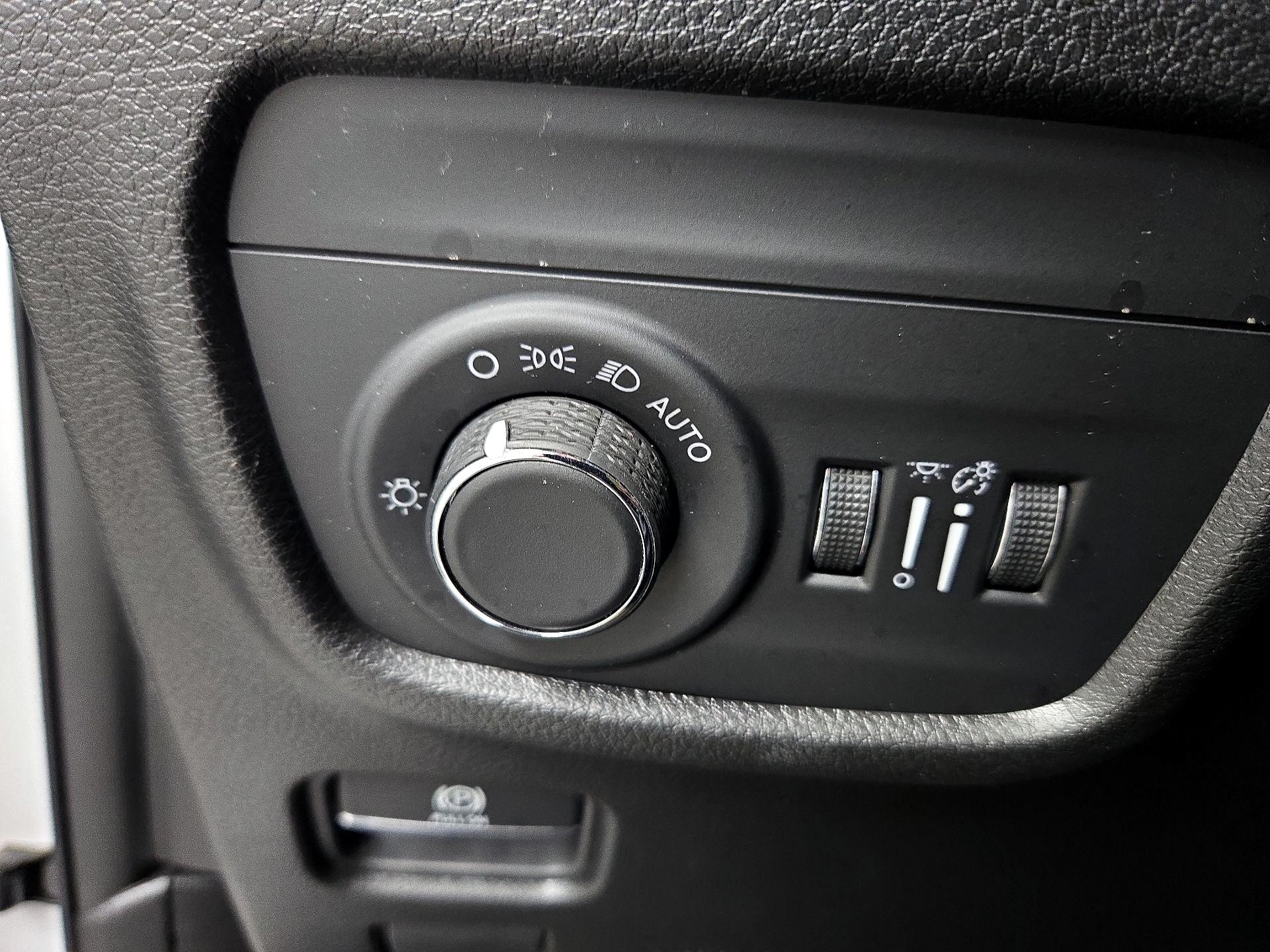 Thumbnail: 2023 Jeep Grand Cherokee - 13