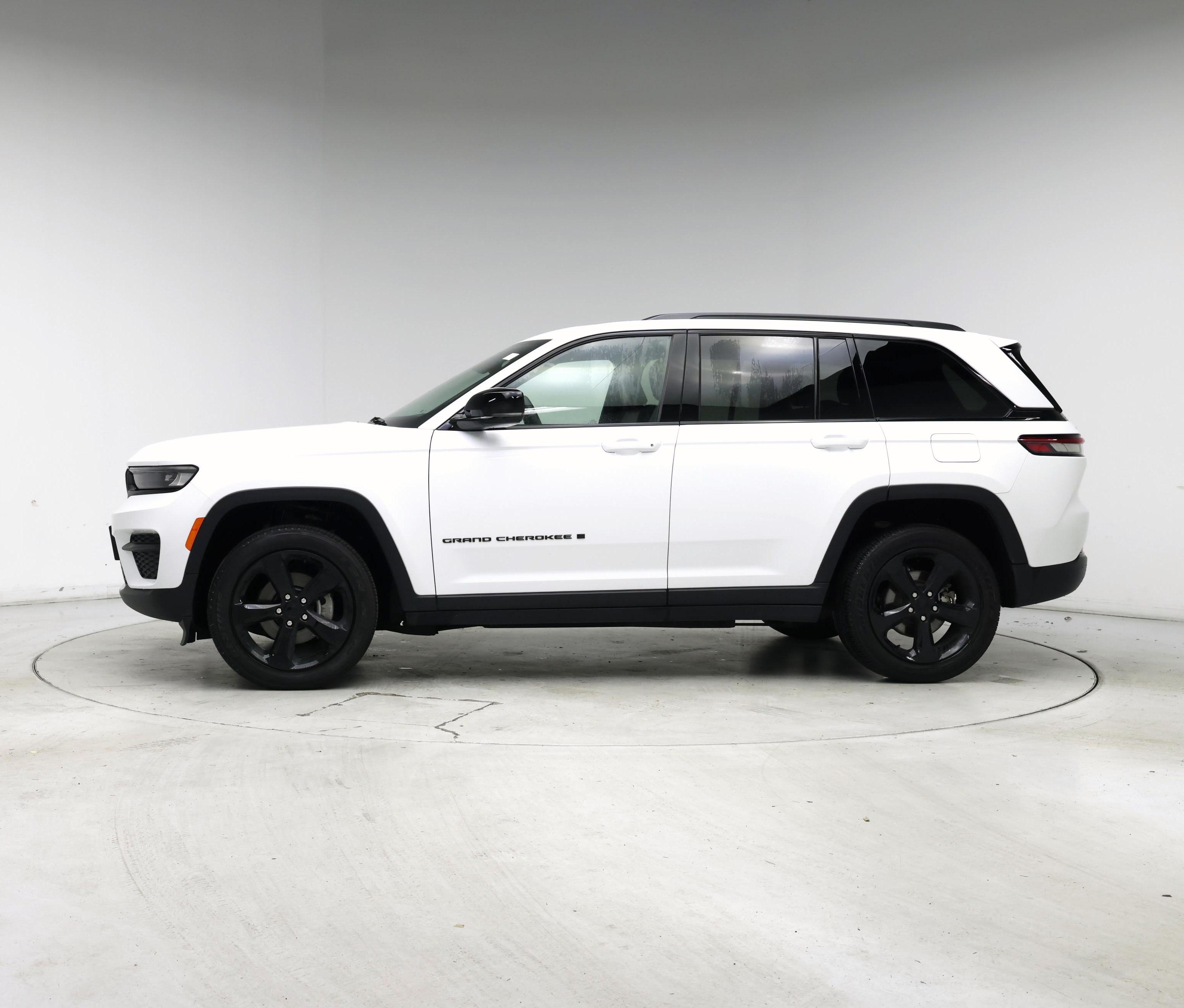 Thumbnail: 2023 Jeep Grand Cherokee - 3