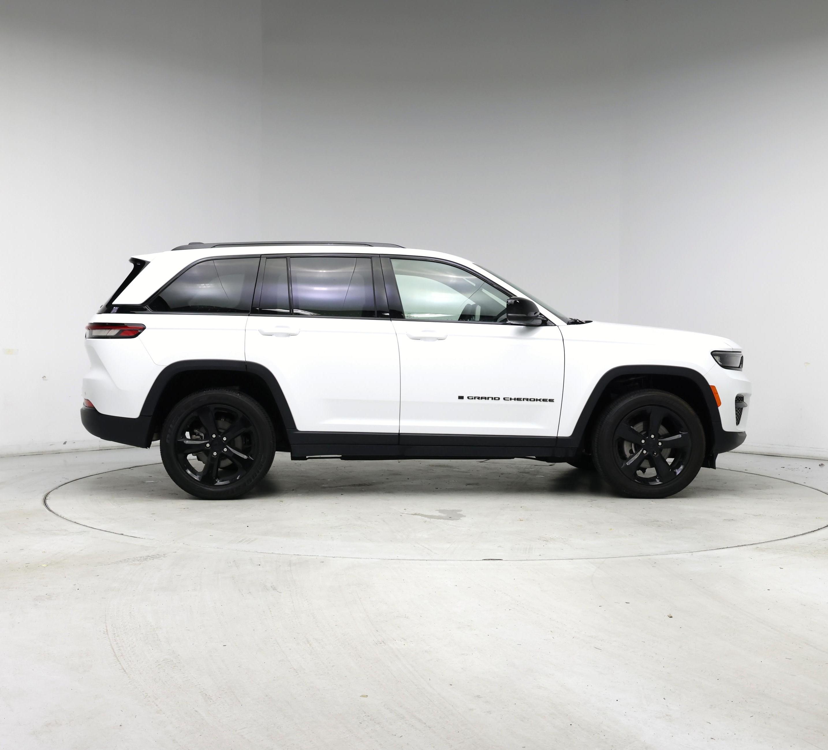 Thumbnail: 2023 Jeep Grand Cherokee - 7