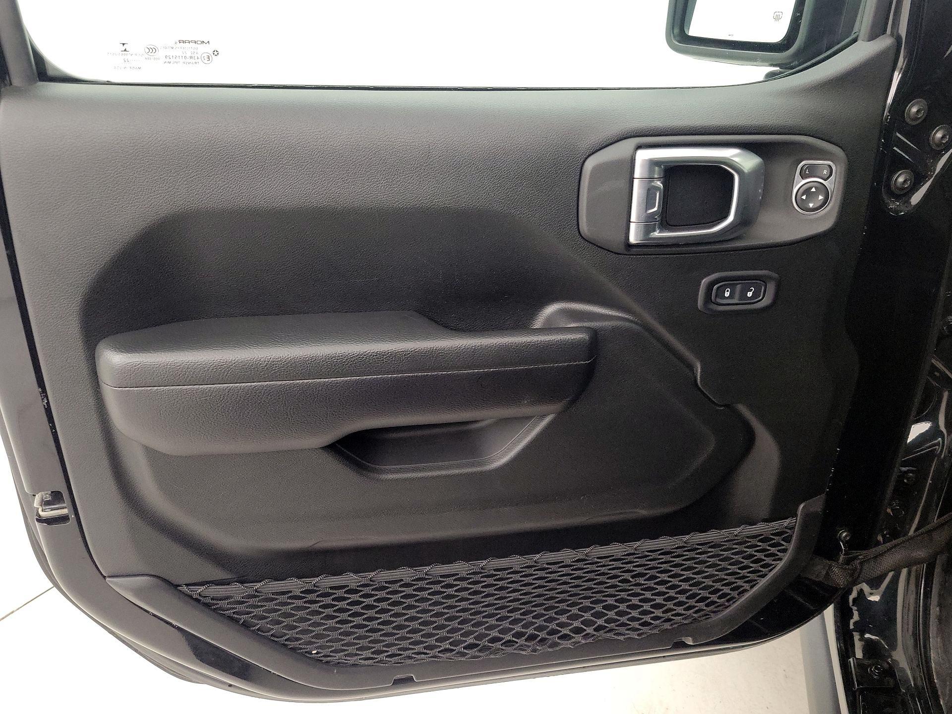 Thumbnail: 2022 Jeep Wrangler - 12