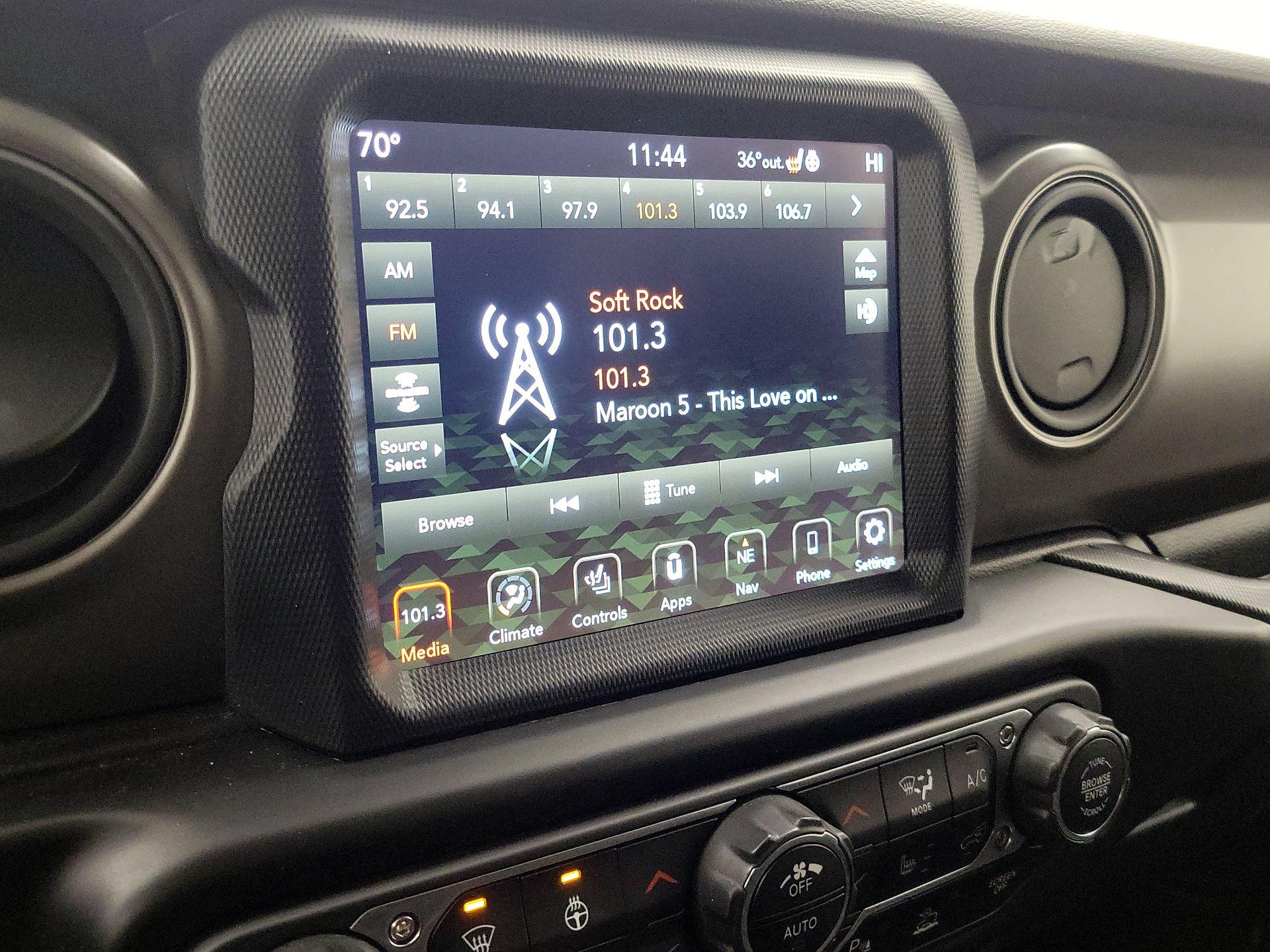 Thumbnail: 2022 Jeep Wrangler - 15