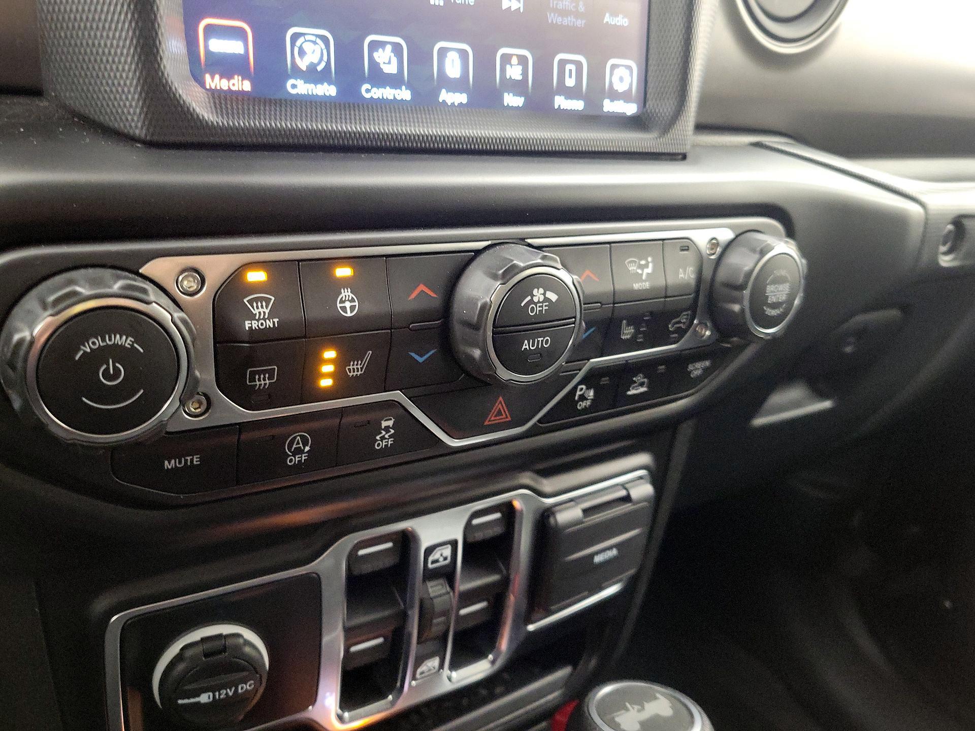 Thumbnail: 2022 Jeep Wrangler - 16