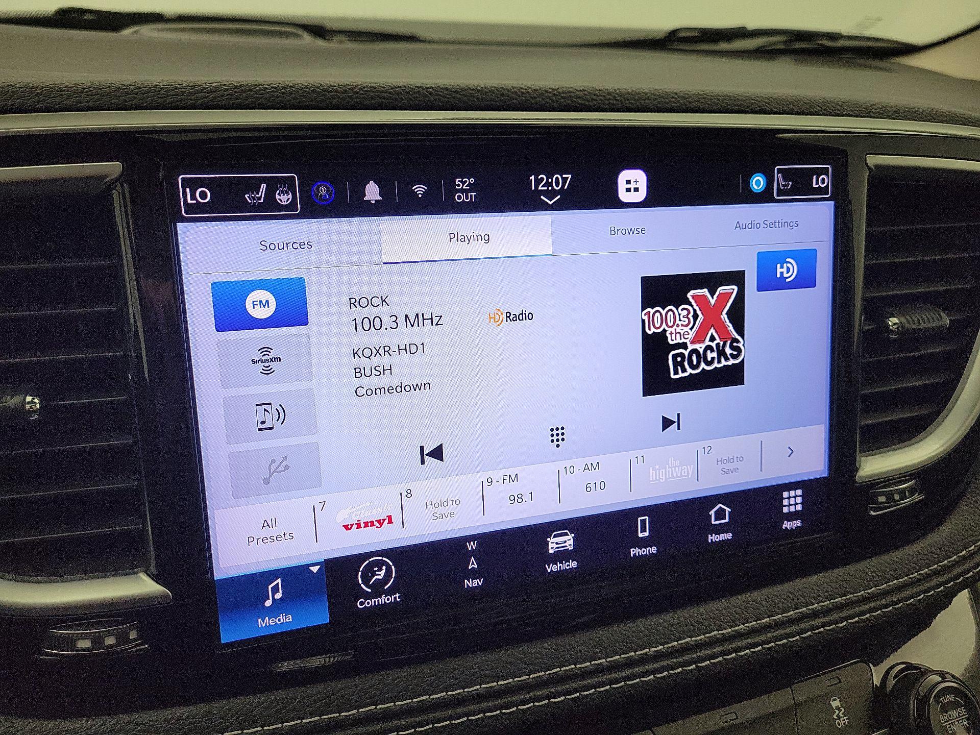 Thumbnail: 2023 Chrysler Pacifica - 16