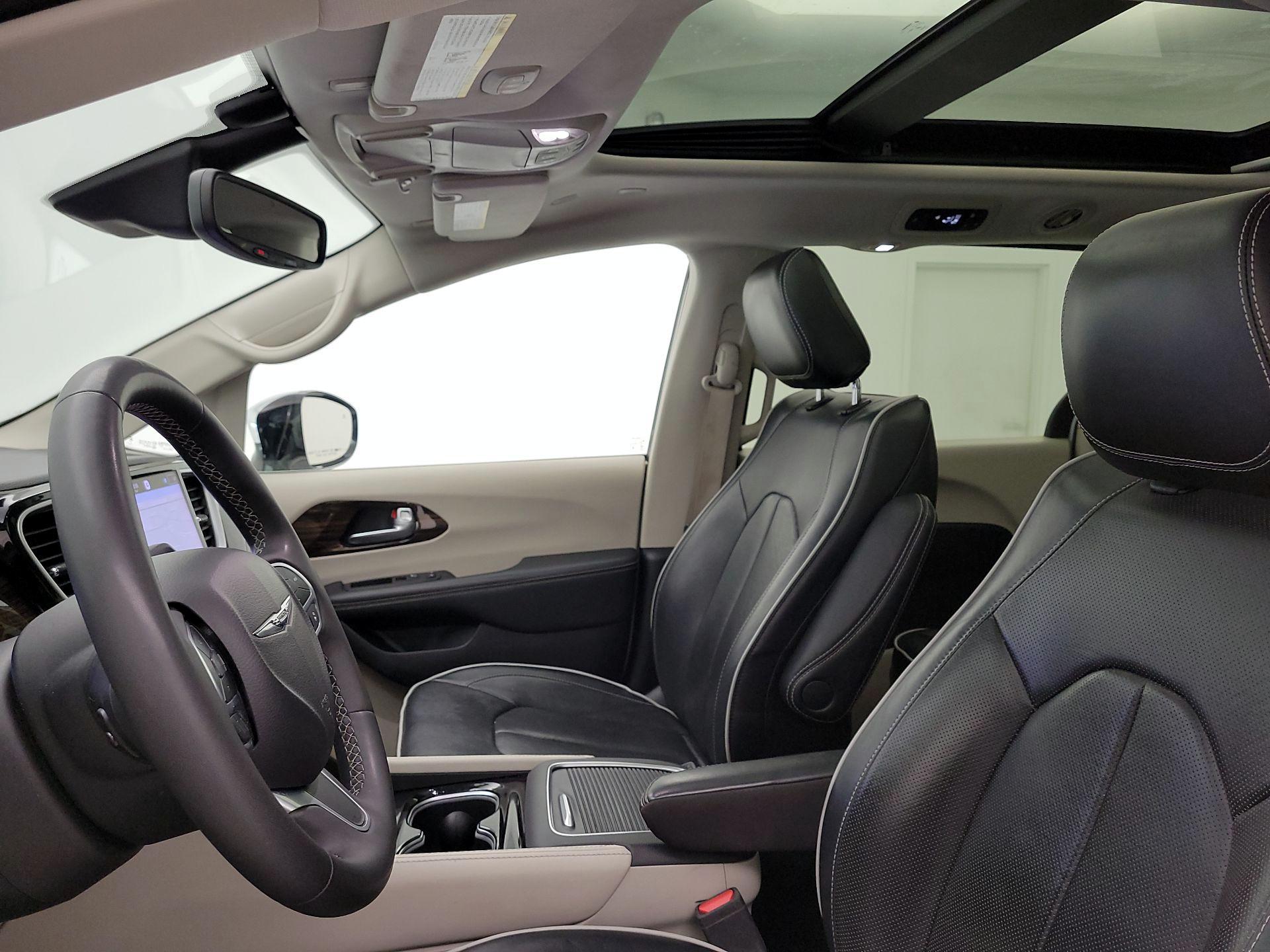 Thumbnail: 2023 Chrysler Pacifica - 20