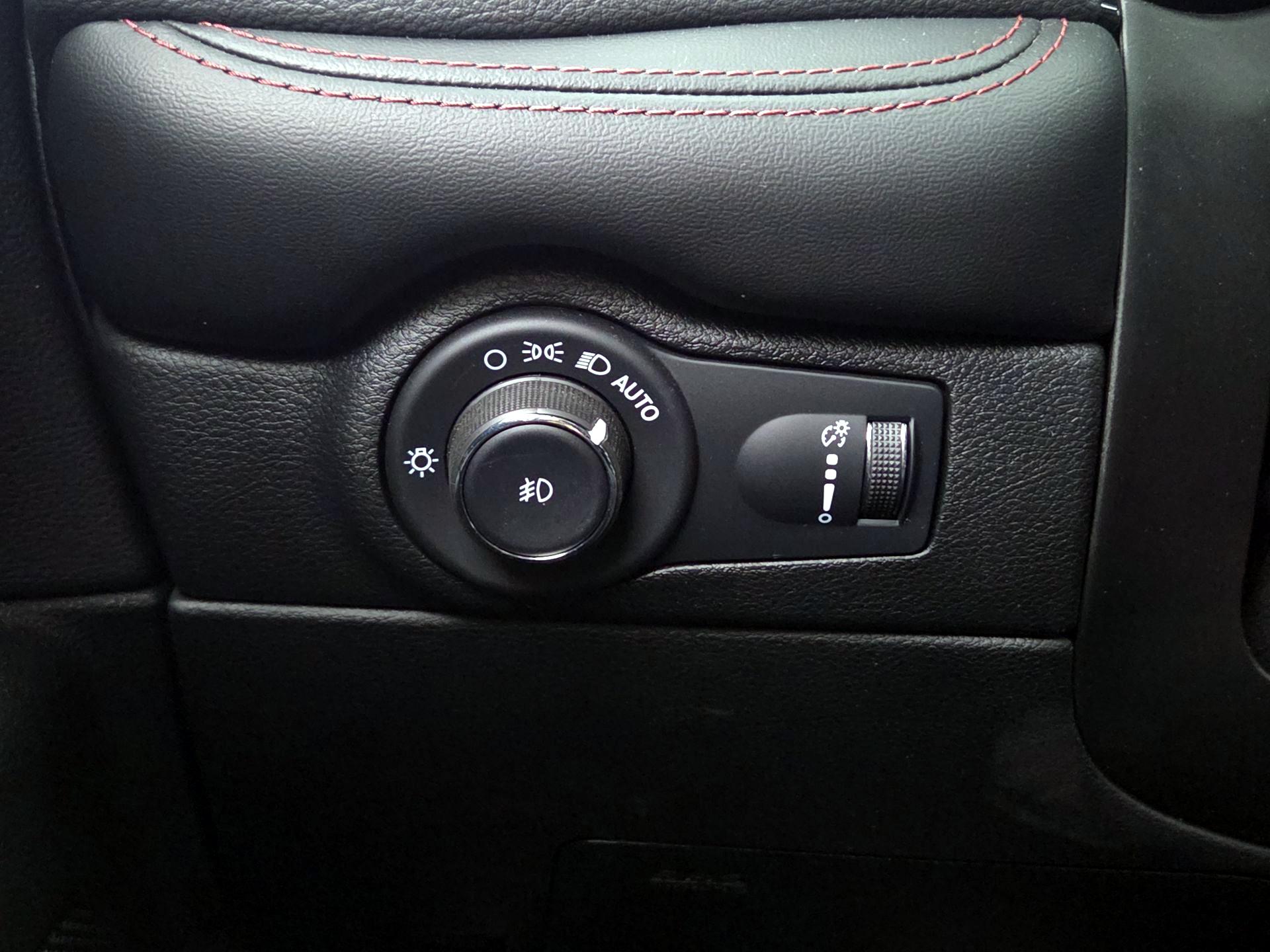 Thumbnail: 2022 Dodge Durango - 13