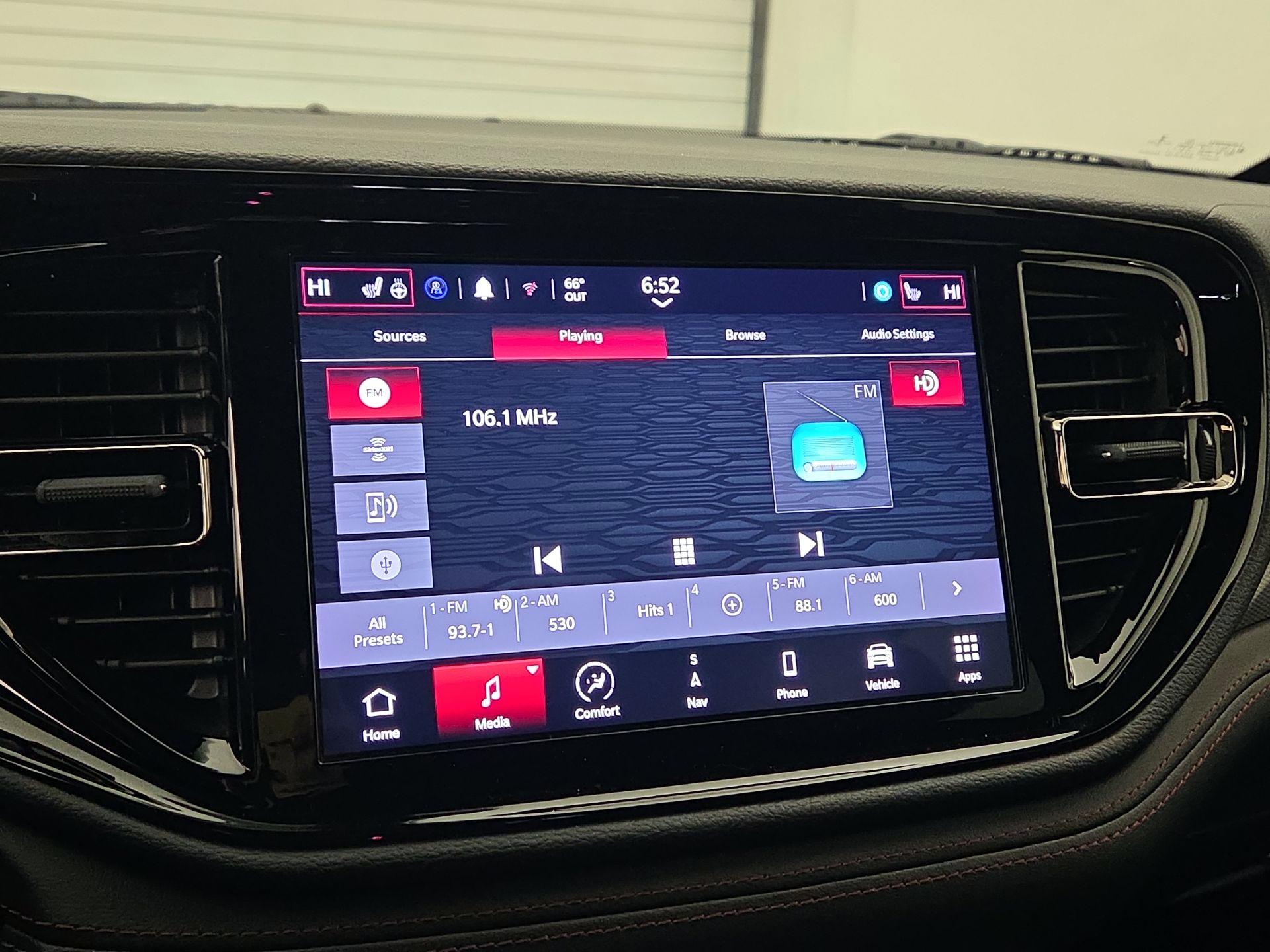 Thumbnail: 2022 Dodge Durango - 16