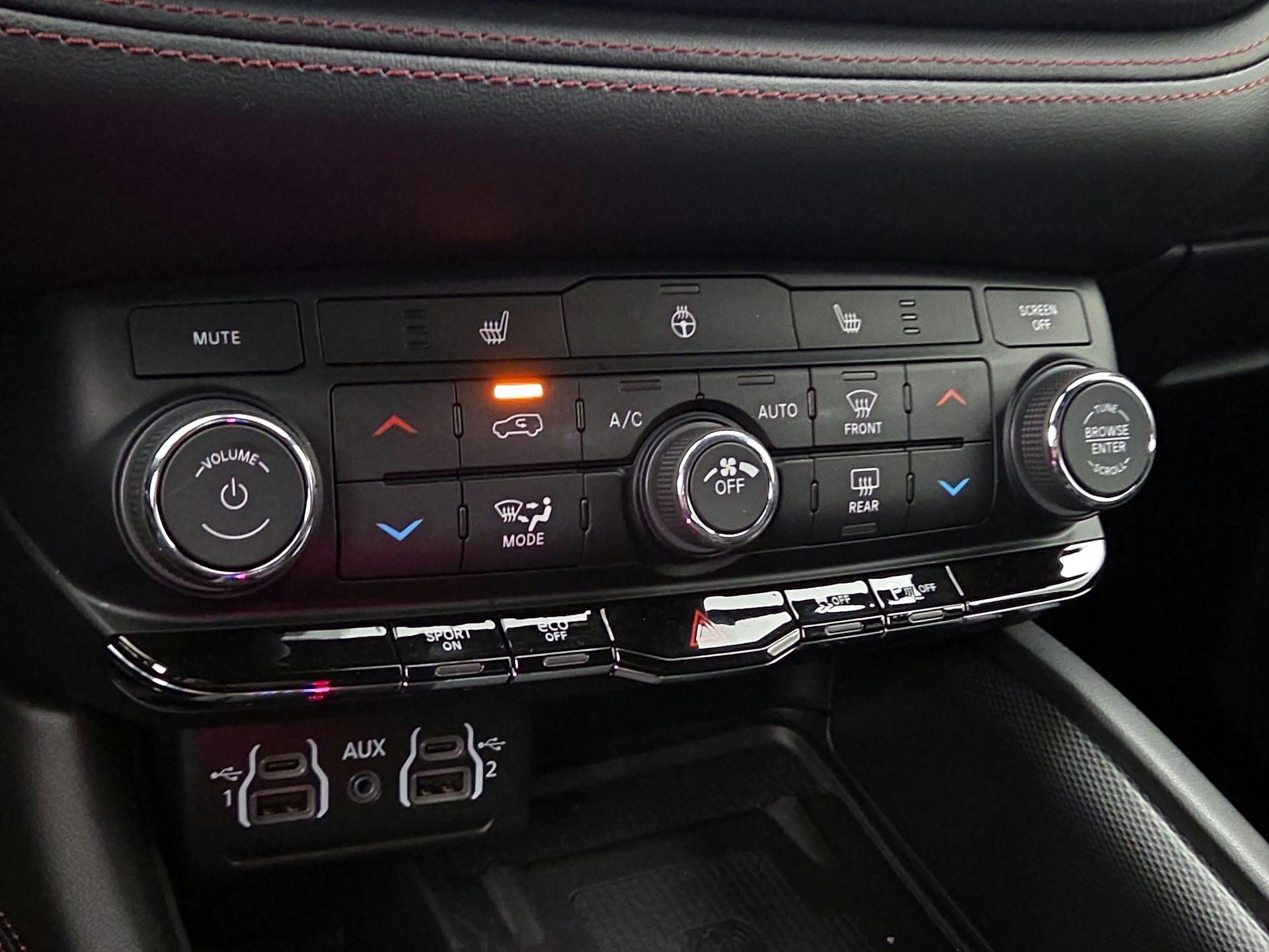 Thumbnail: 2022 Dodge Durango - 17