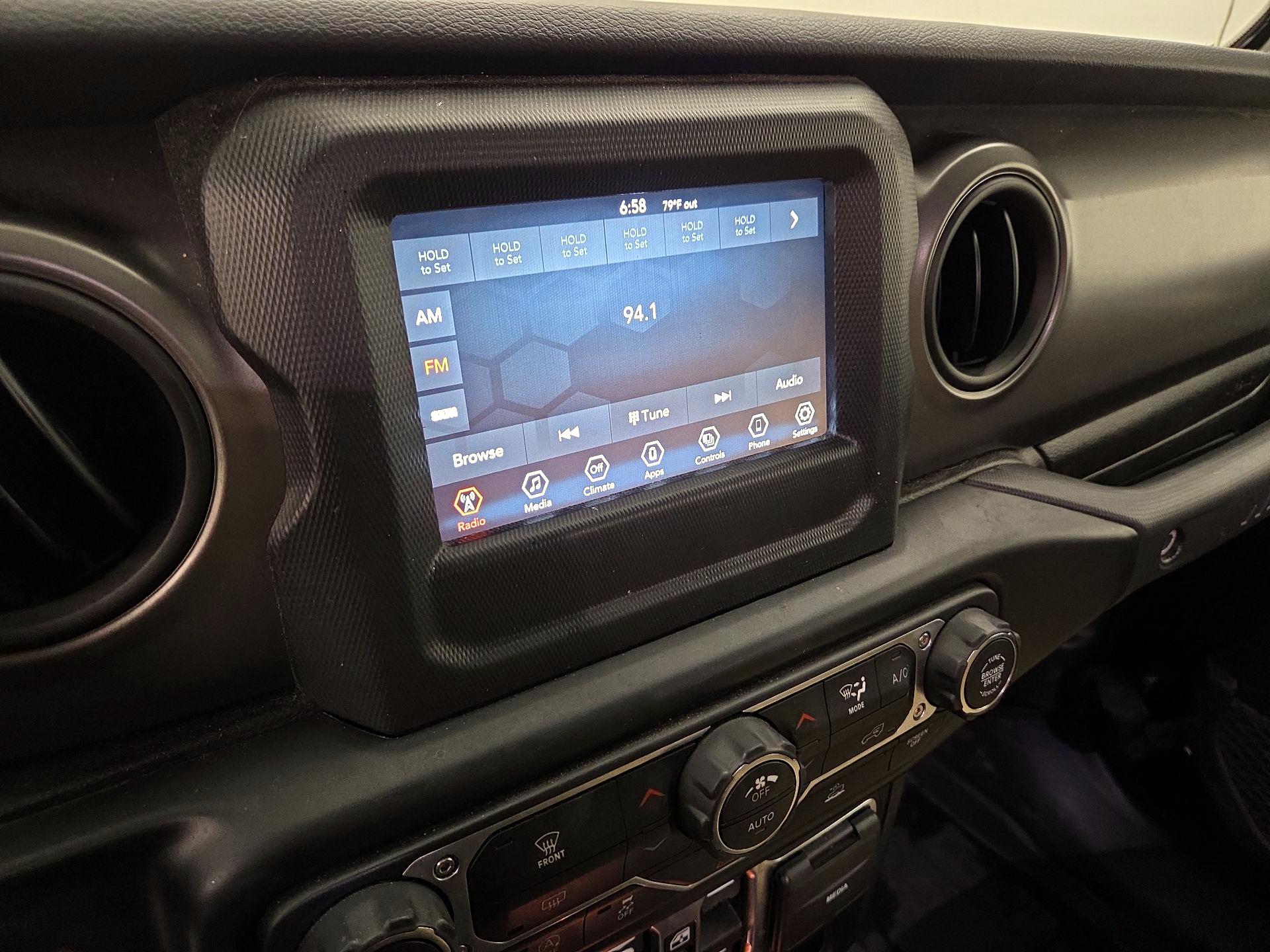 Thumbnail: 2022 Jeep Wrangler - 15