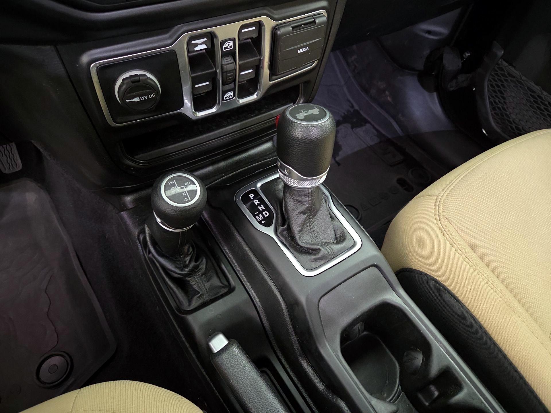 Thumbnail: 2022 Jeep Wrangler - 17