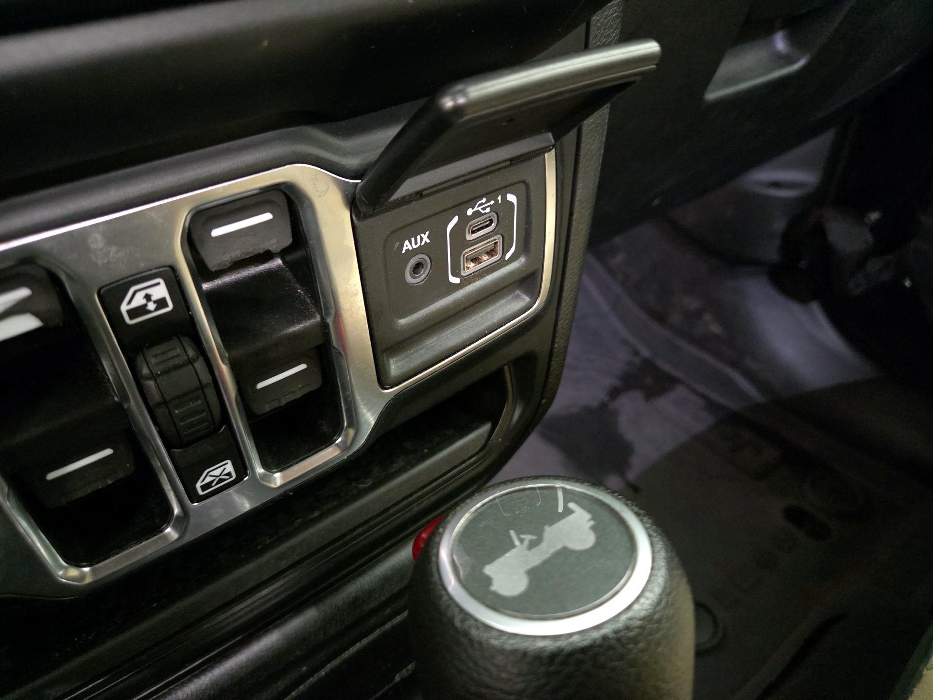 Thumbnail: 2022 Jeep Wrangler - 18