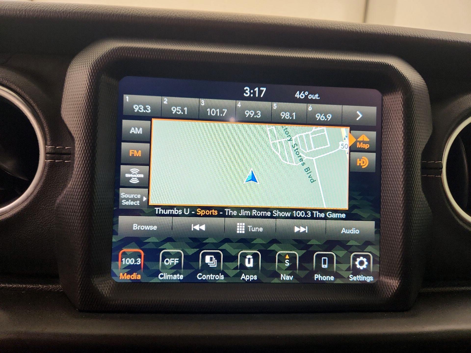 Thumbnail: 2022 Jeep Gladiator - 16