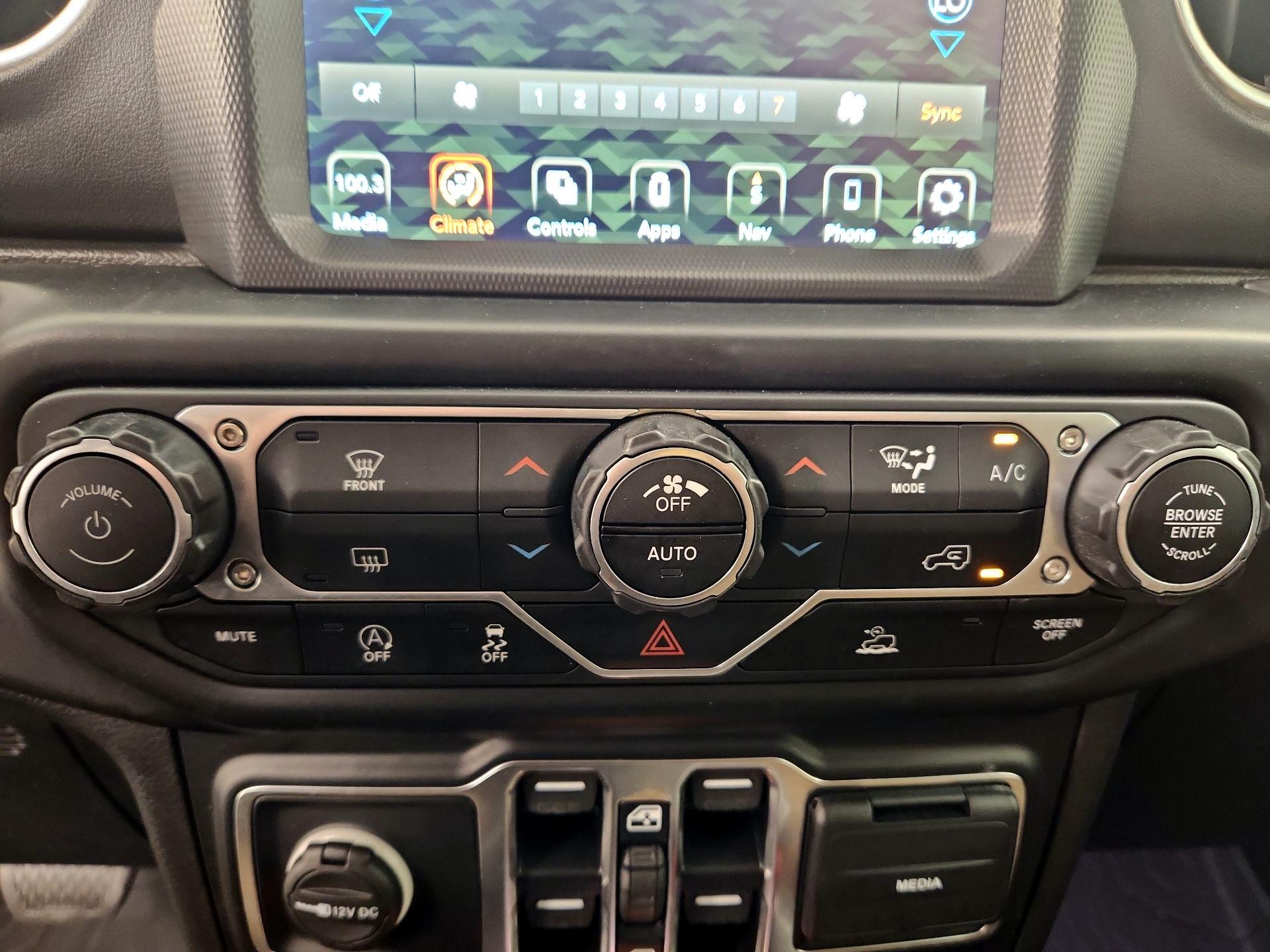 Thumbnail: 2022 Jeep Gladiator - 17