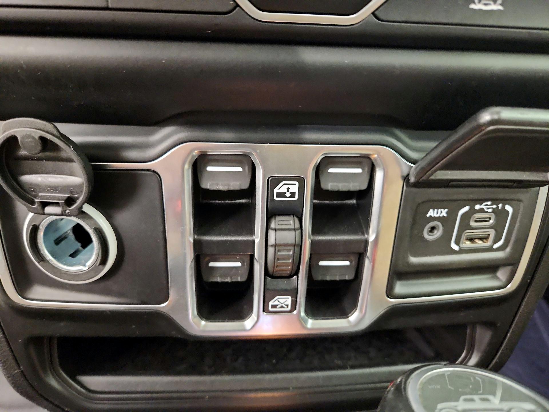 Thumbnail: 2022 Jeep Gladiator - 19