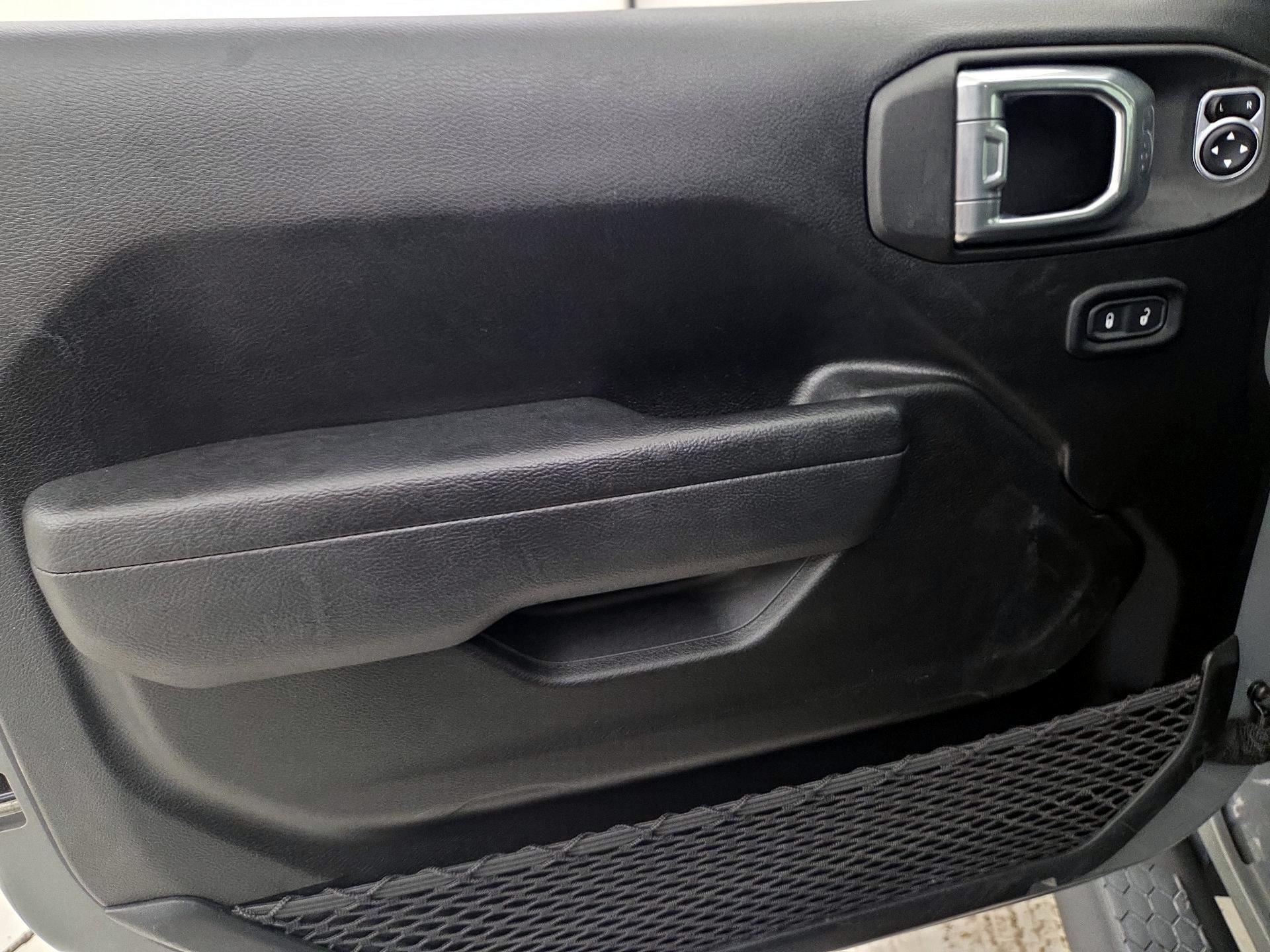 Thumbnail: 2022 Jeep Wrangler - 12