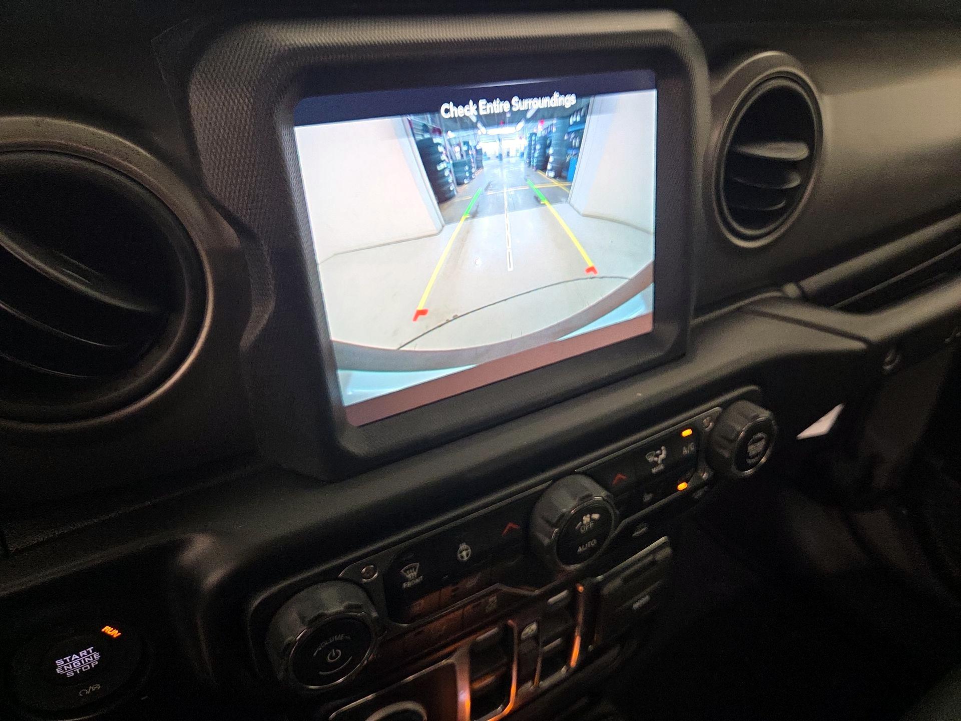 Thumbnail: 2022 Jeep Wrangler - 14