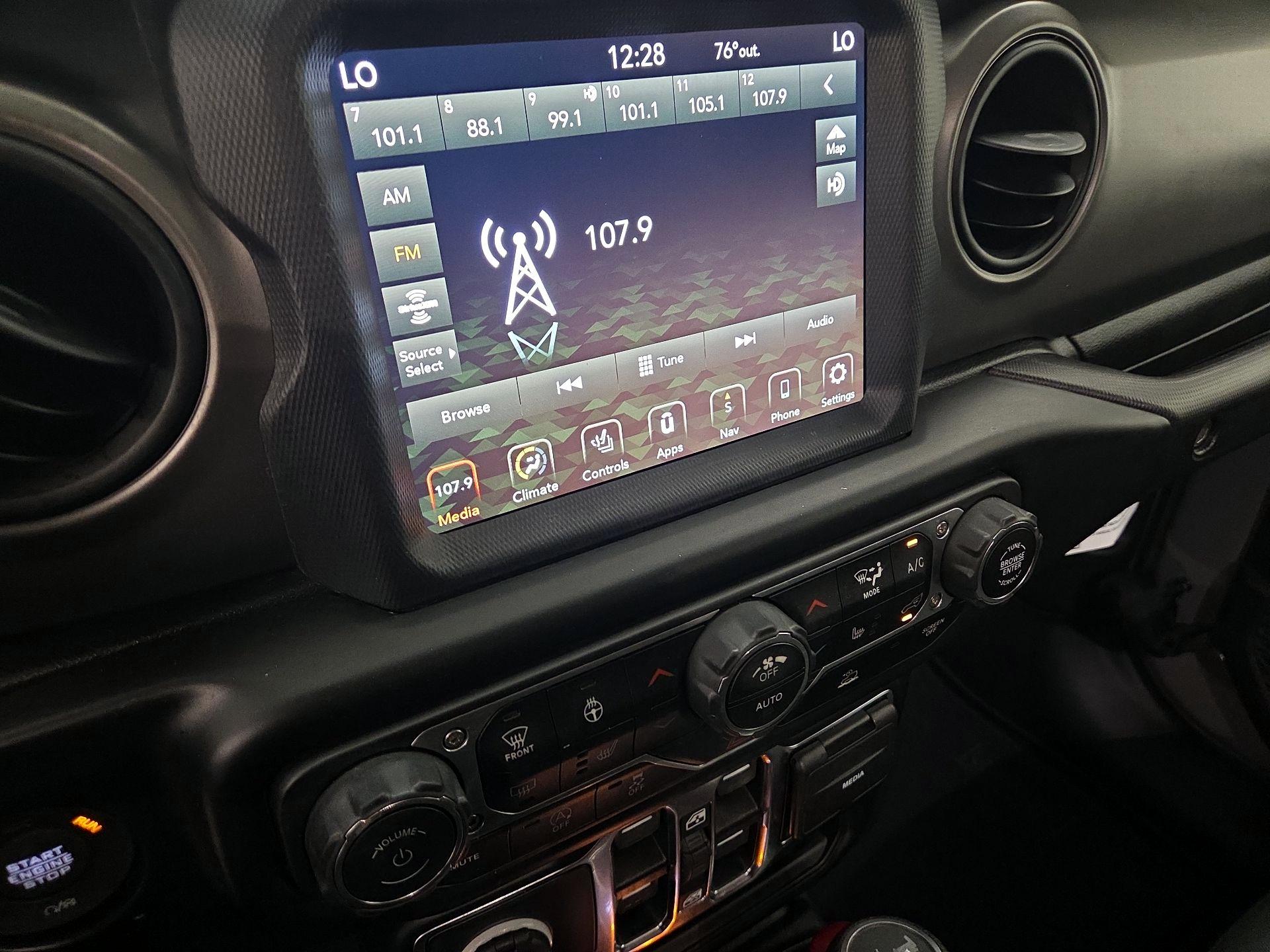 Thumbnail: 2022 Jeep Wrangler - 15