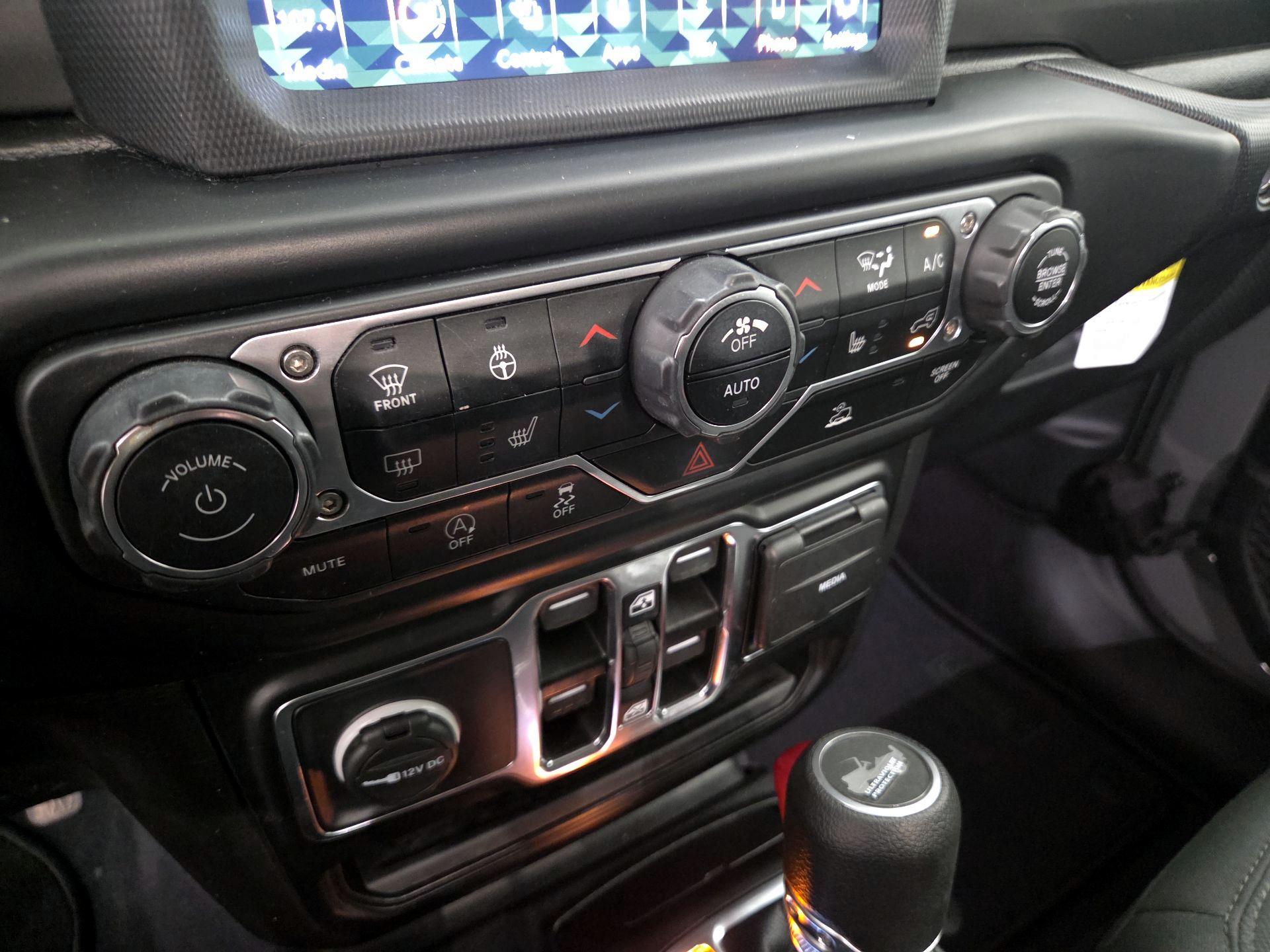 Thumbnail: 2022 Jeep Wrangler - 16