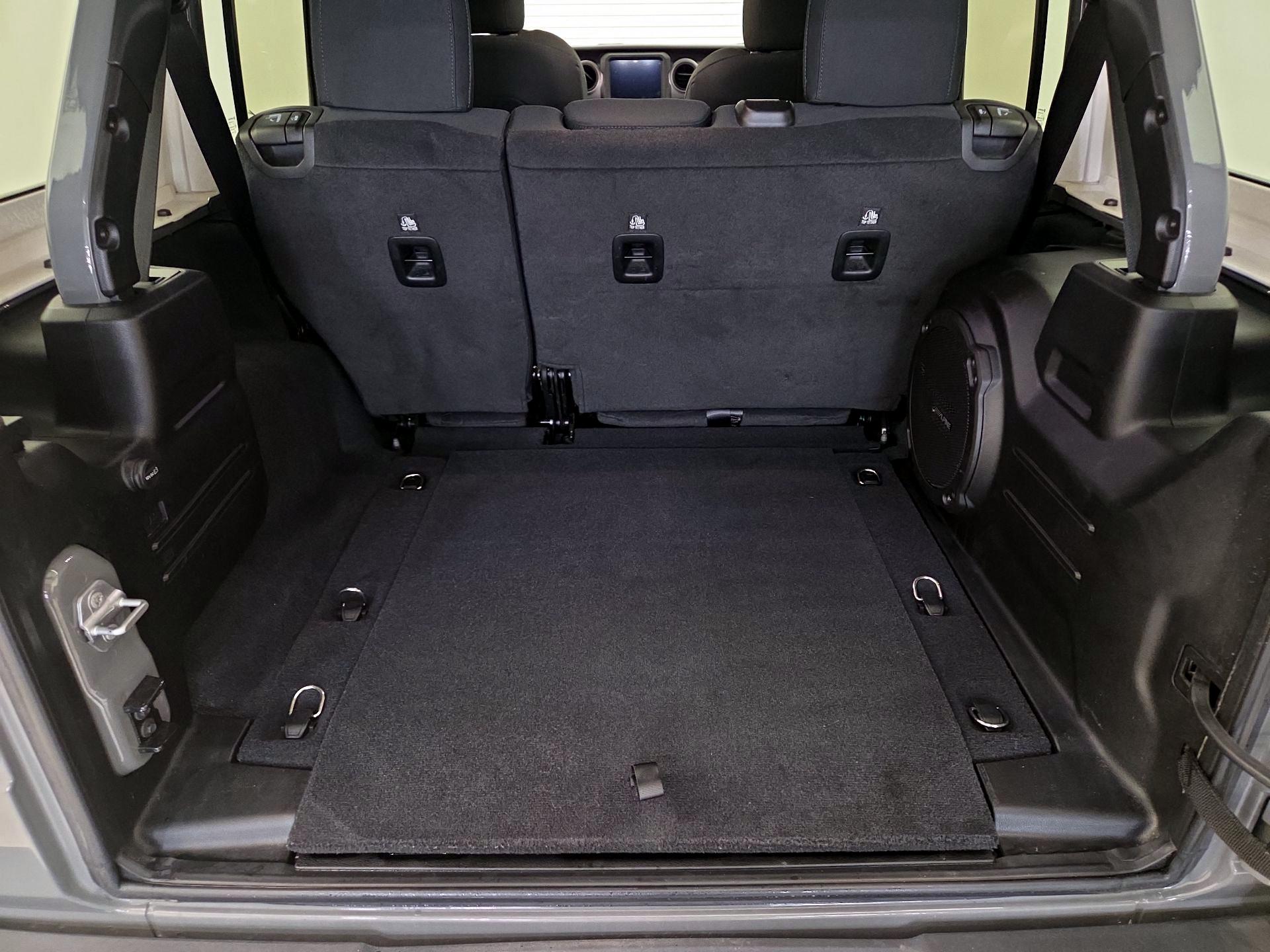 Thumbnail: 2022 Jeep Wrangler - 20