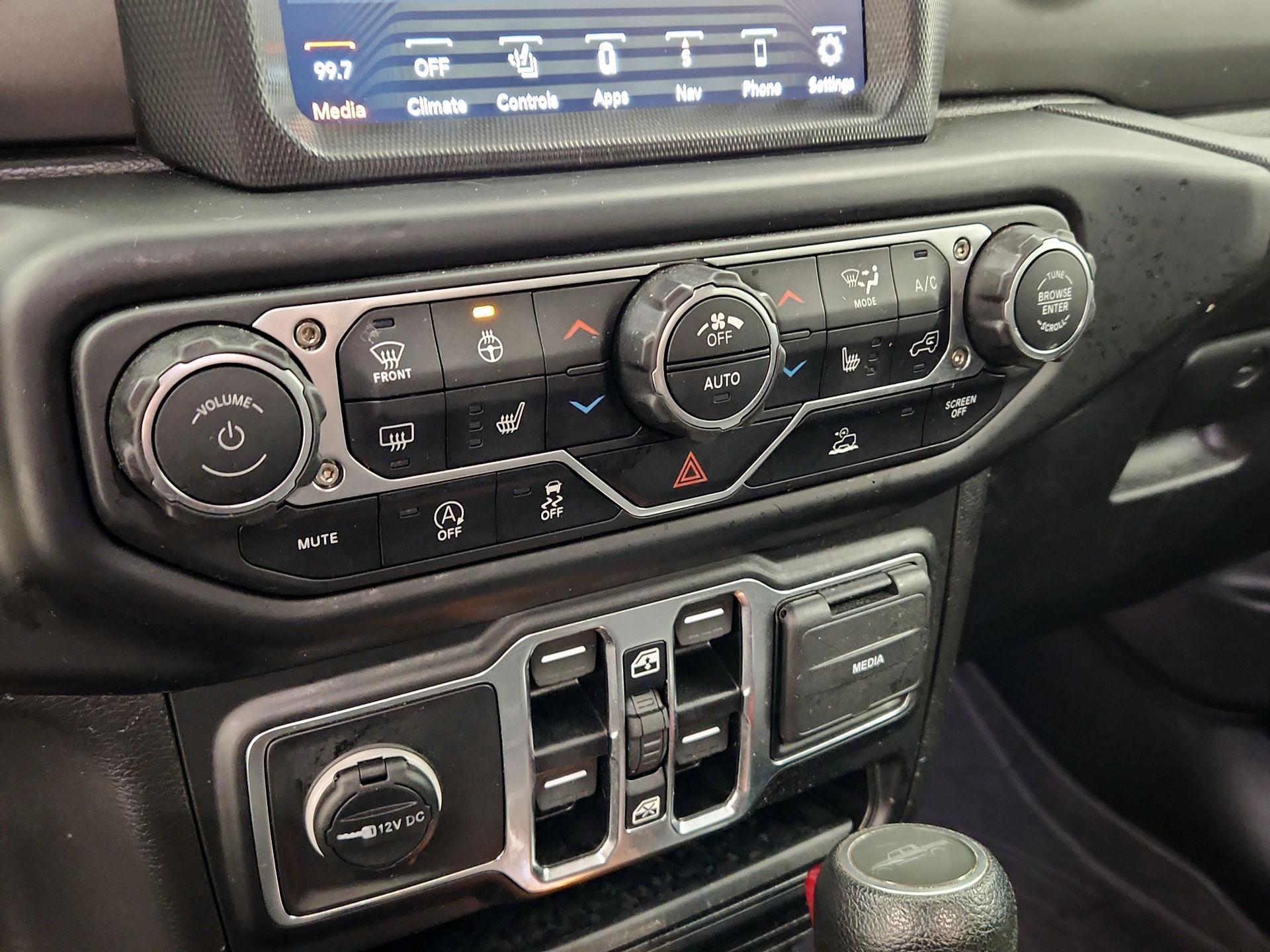 Thumbnail: 2023 Jeep Gladiator - 17