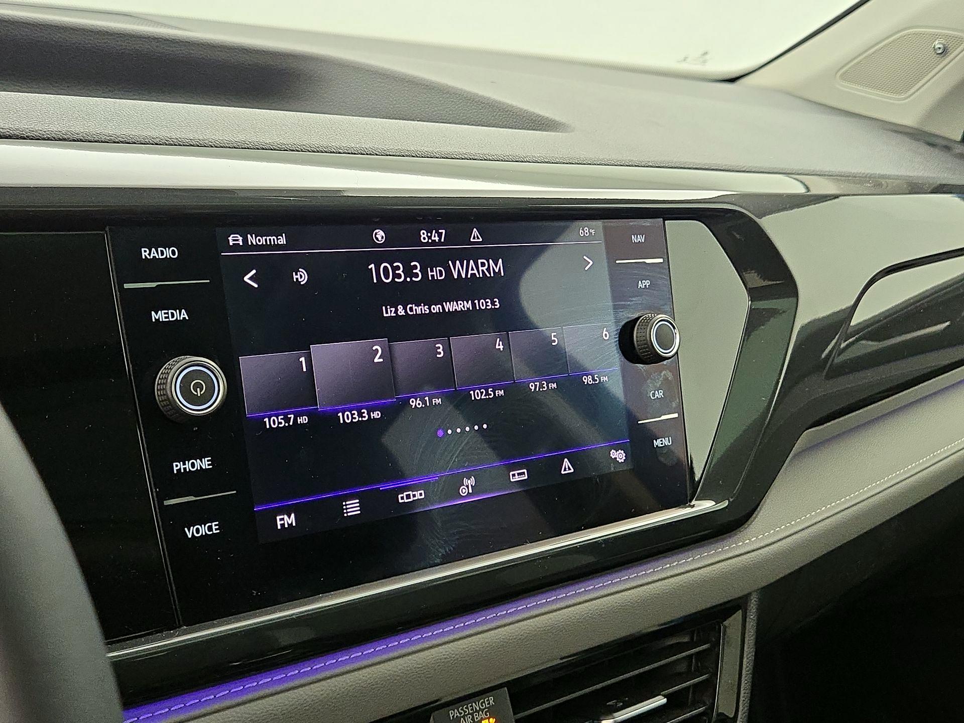 Thumbnail: 2022 Volkswagen Taos - 14