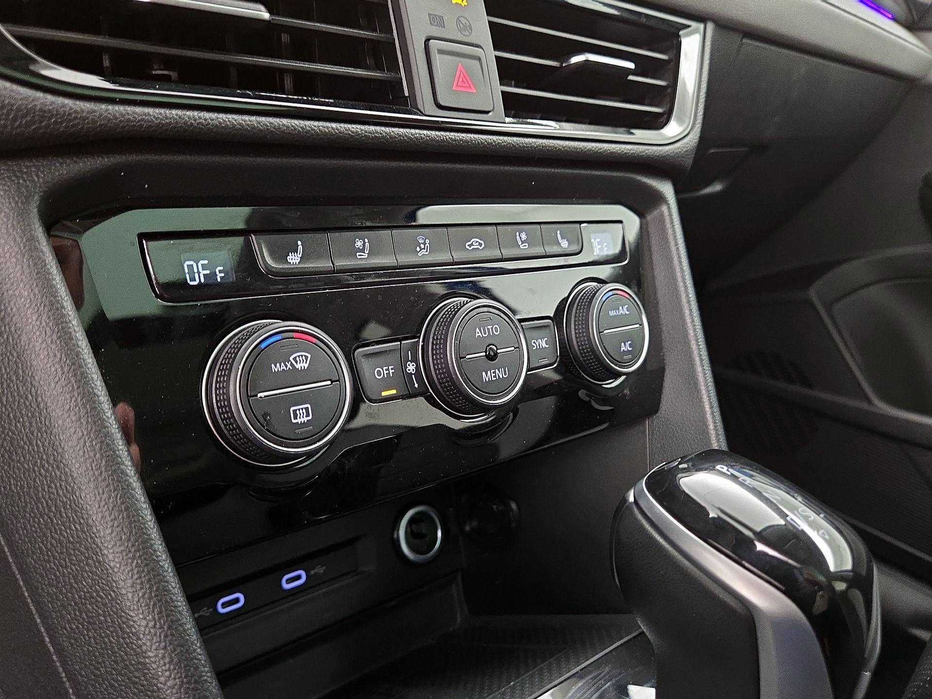 Thumbnail: 2022 Volkswagen Taos - 15