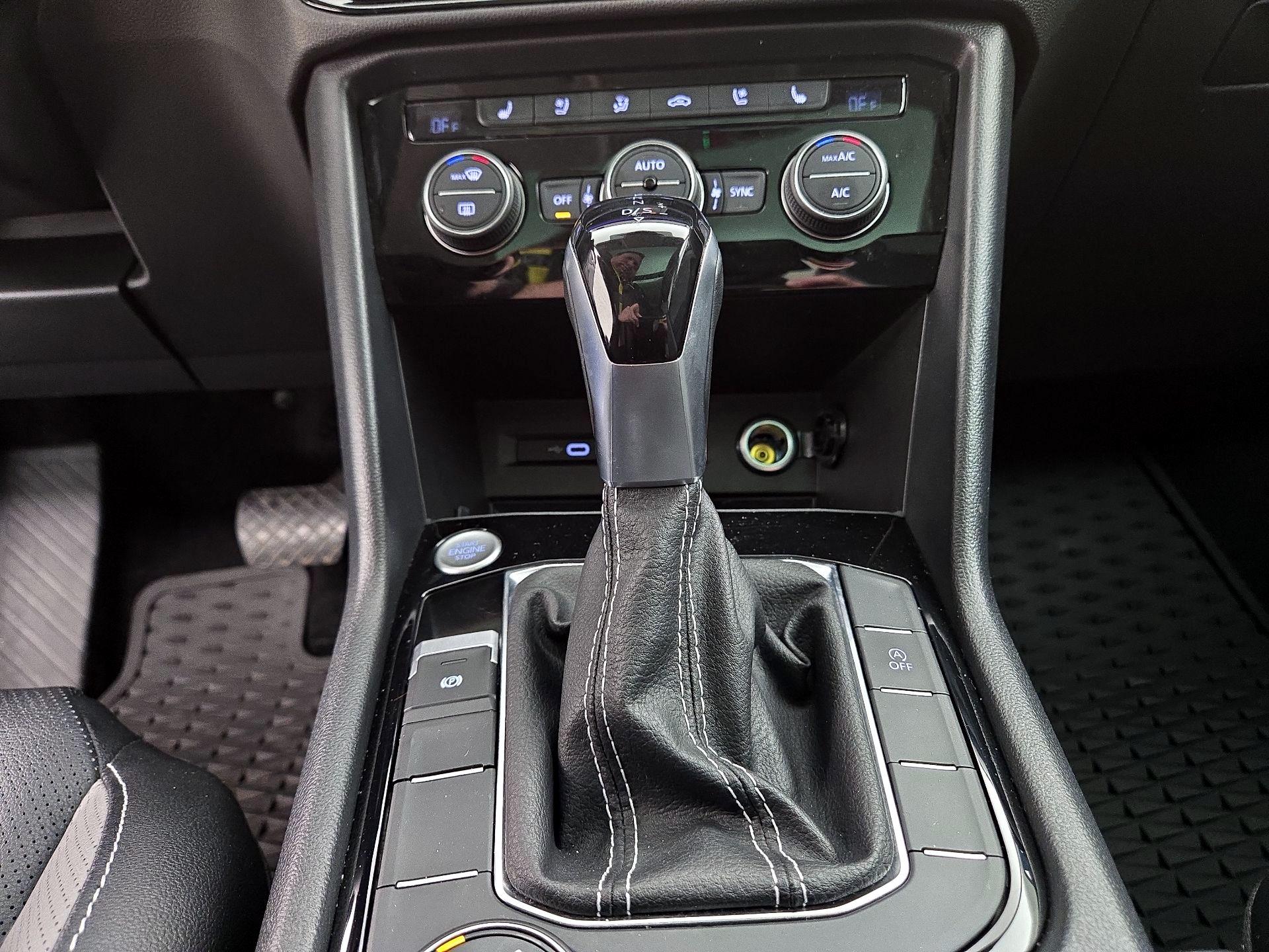 Thumbnail: 2022 Volkswagen Taos - 16