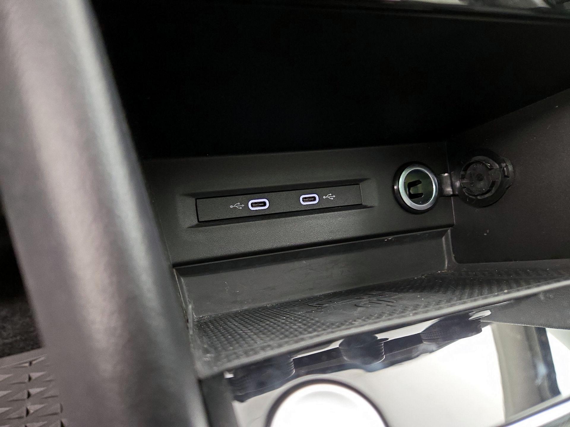 Thumbnail: 2022 Volkswagen Taos - 17