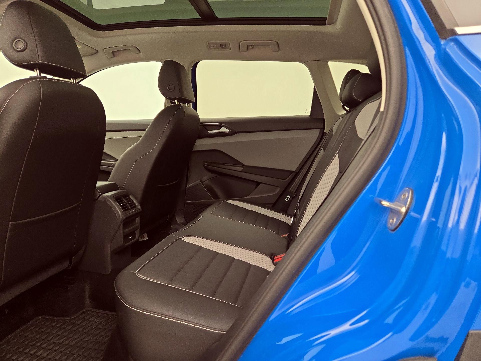 Thumbnail: 2022 Volkswagen Taos - 19