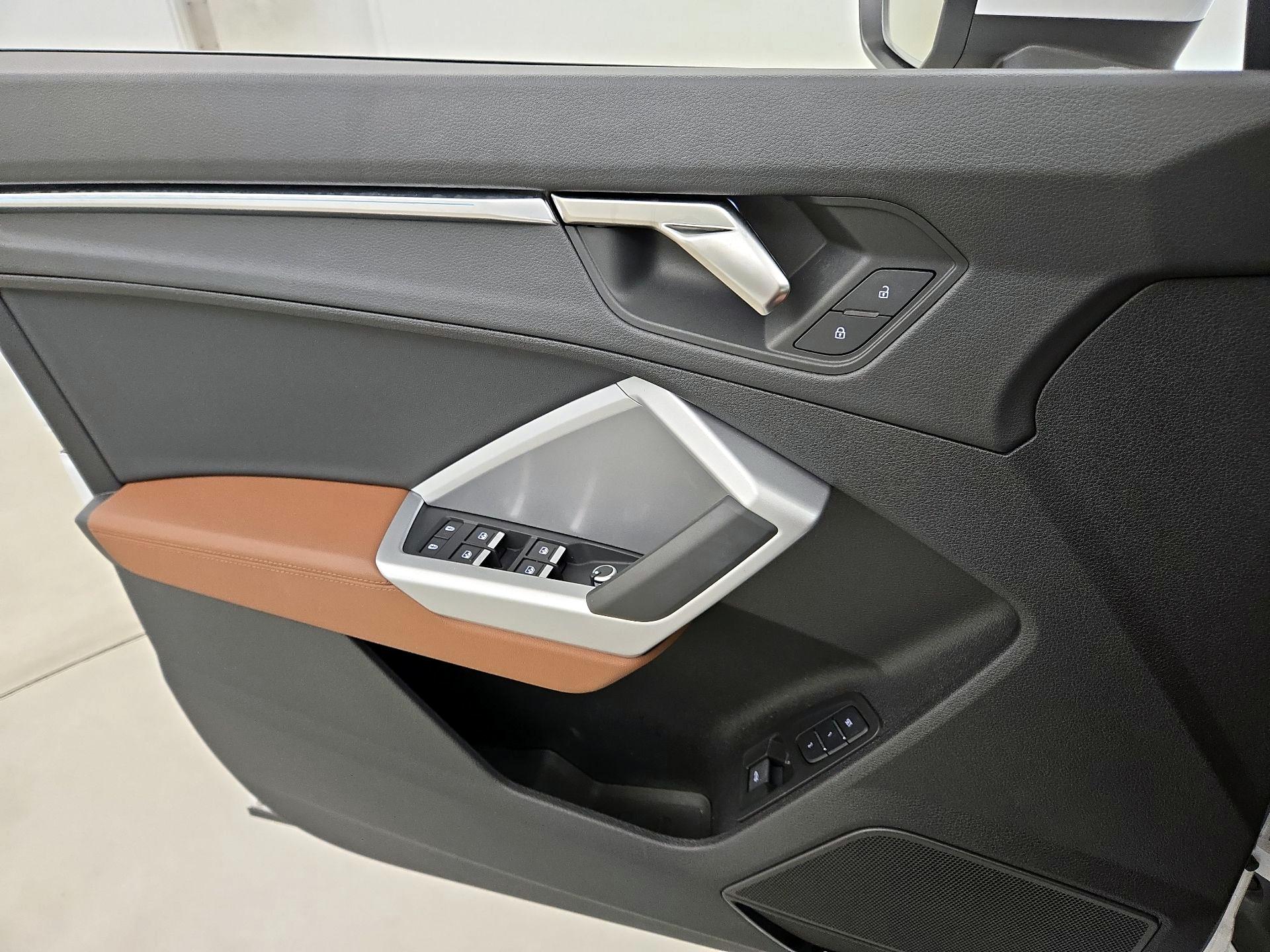 Thumbnail: 2024 Audi Q3 - 12