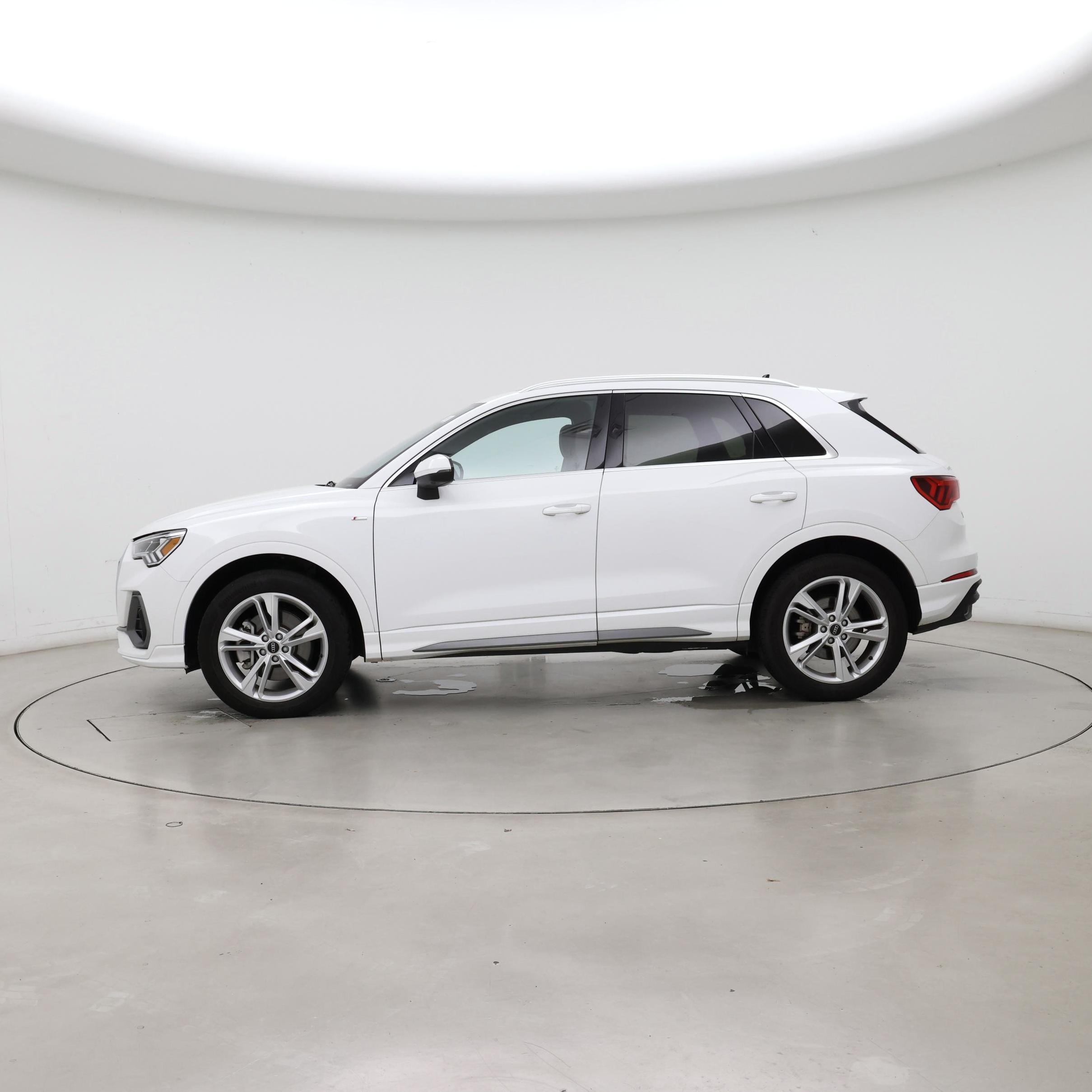 Thumbnail: 2024 Audi Q3 - 3