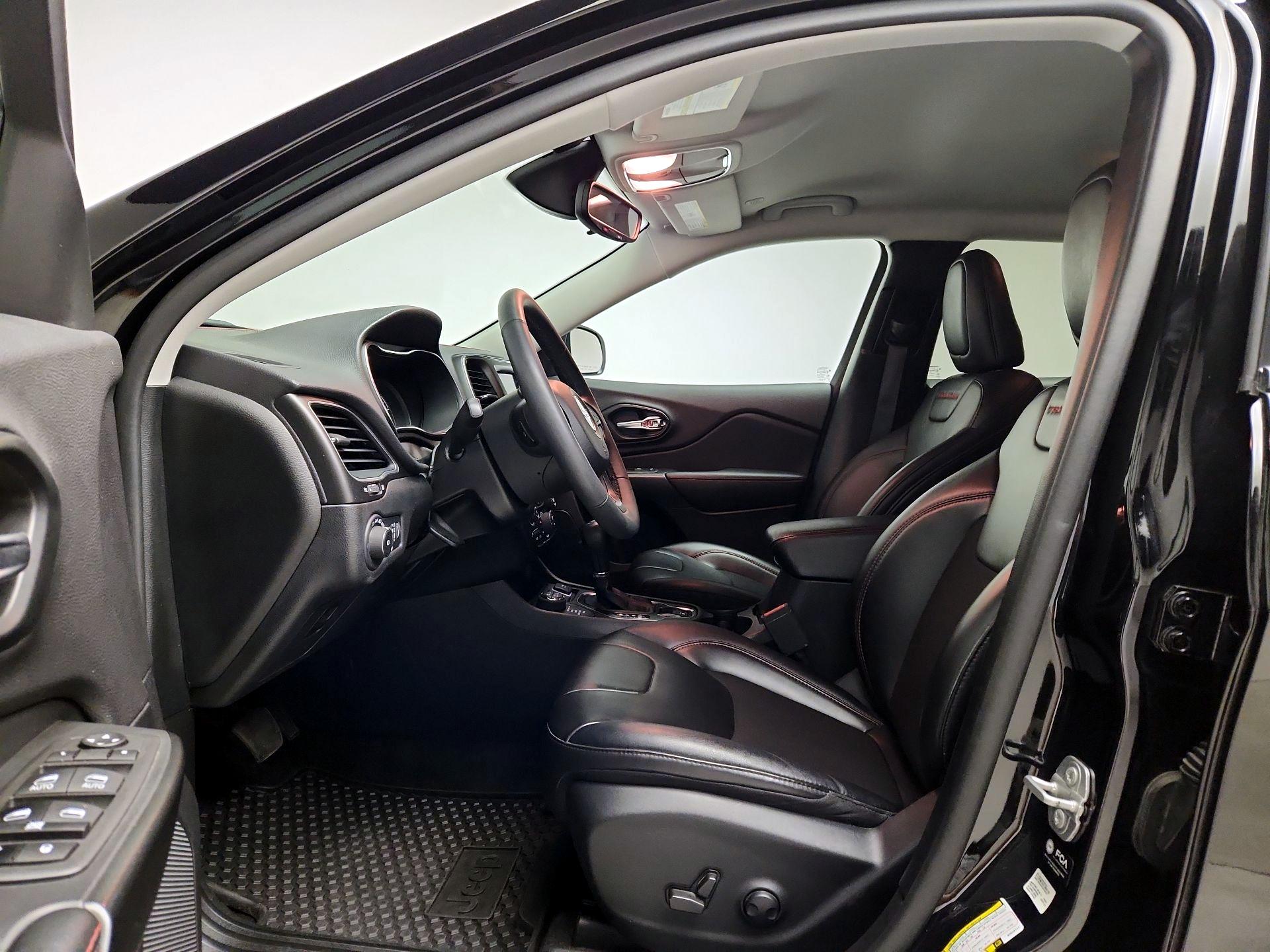 Thumbnail: 2022 Jeep Cherokee - 11