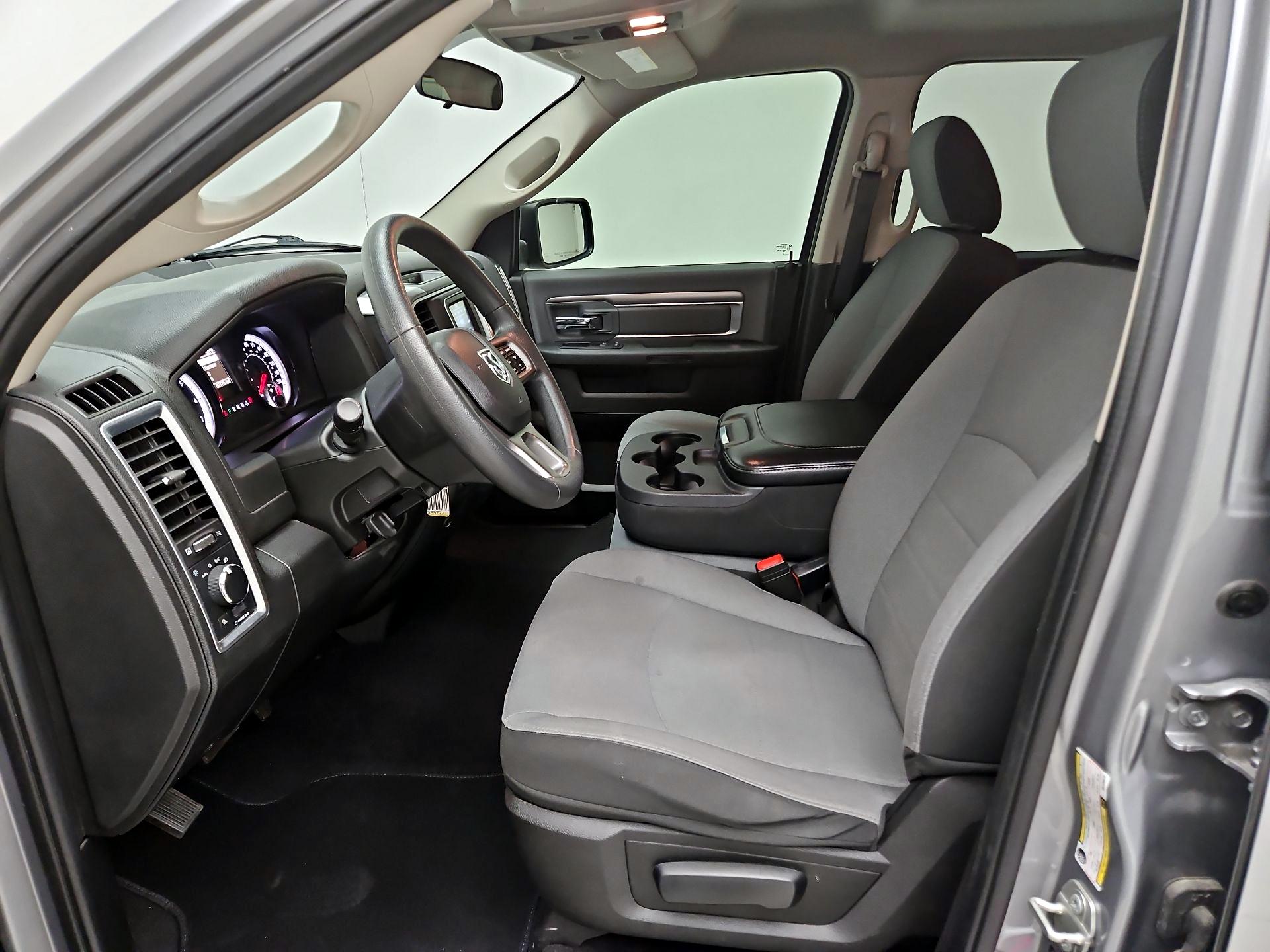 Thumbnail: 2024 RAM 1500 Classic - 9