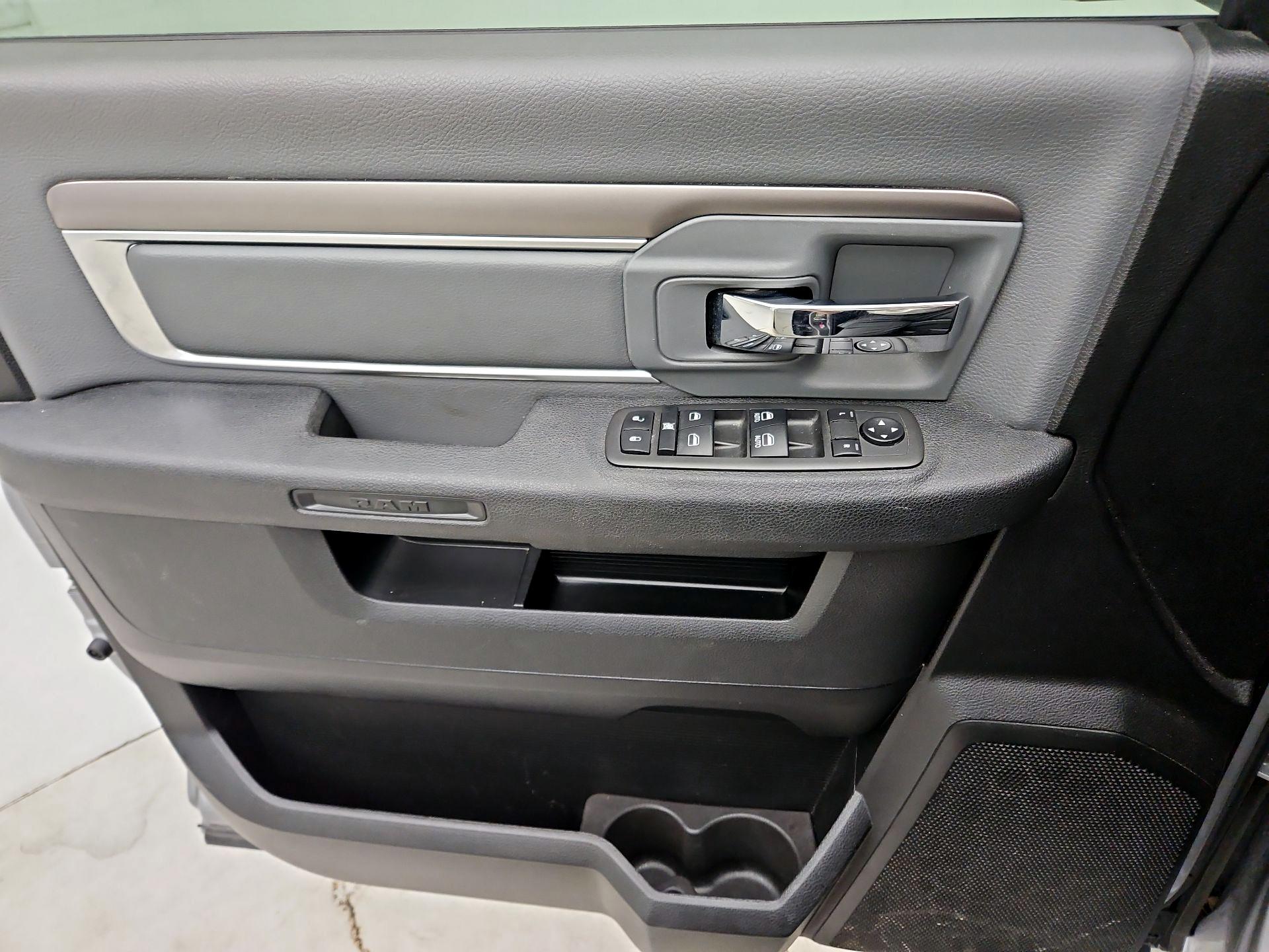 Thumbnail: 2024 RAM 1500 Classic - 10