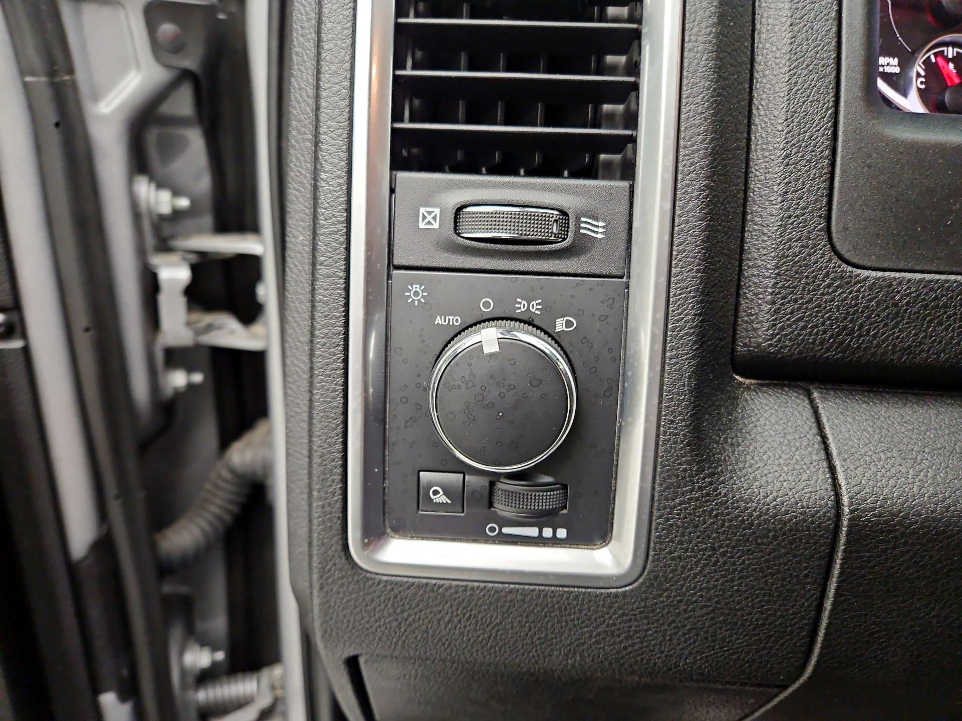 Thumbnail: 2024 RAM 1500 Classic - 11