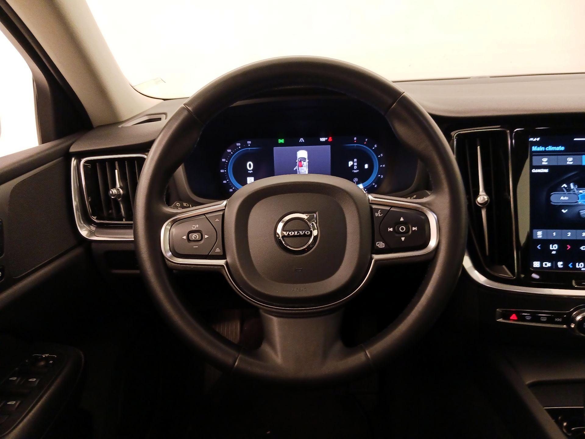 Thumbnail: 2024 Volvo S60 - 10