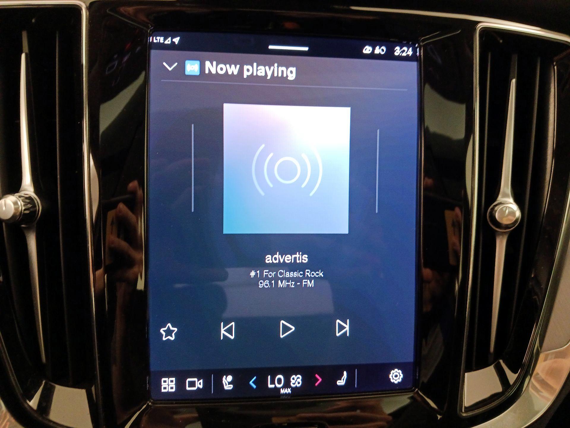 Thumbnail: 2024 Volvo S60 - 16