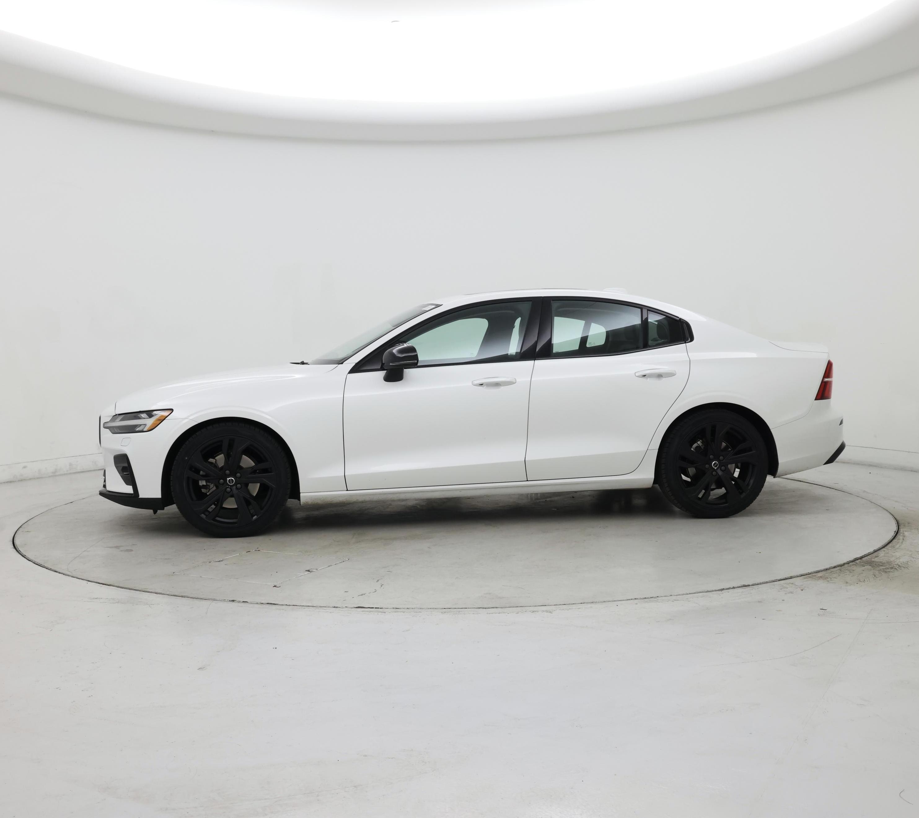 Thumbnail: 2024 Volvo S60 - 3