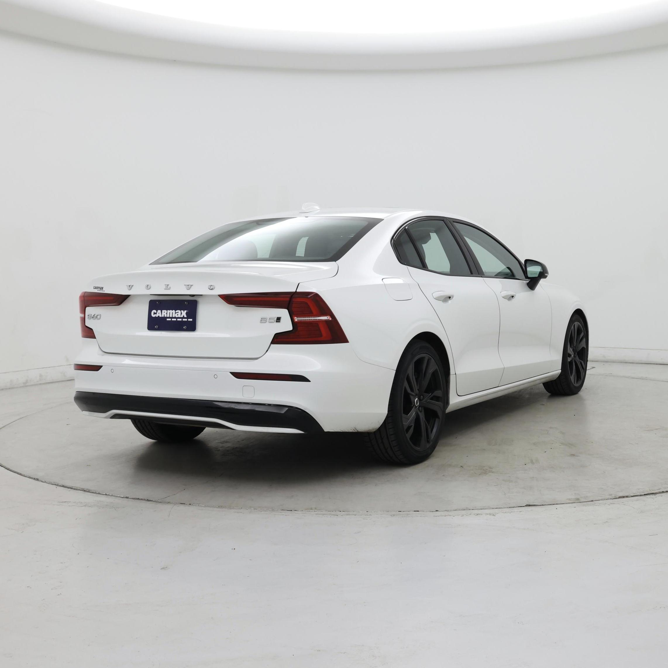 Thumbnail: 2024 Volvo S60 - 8